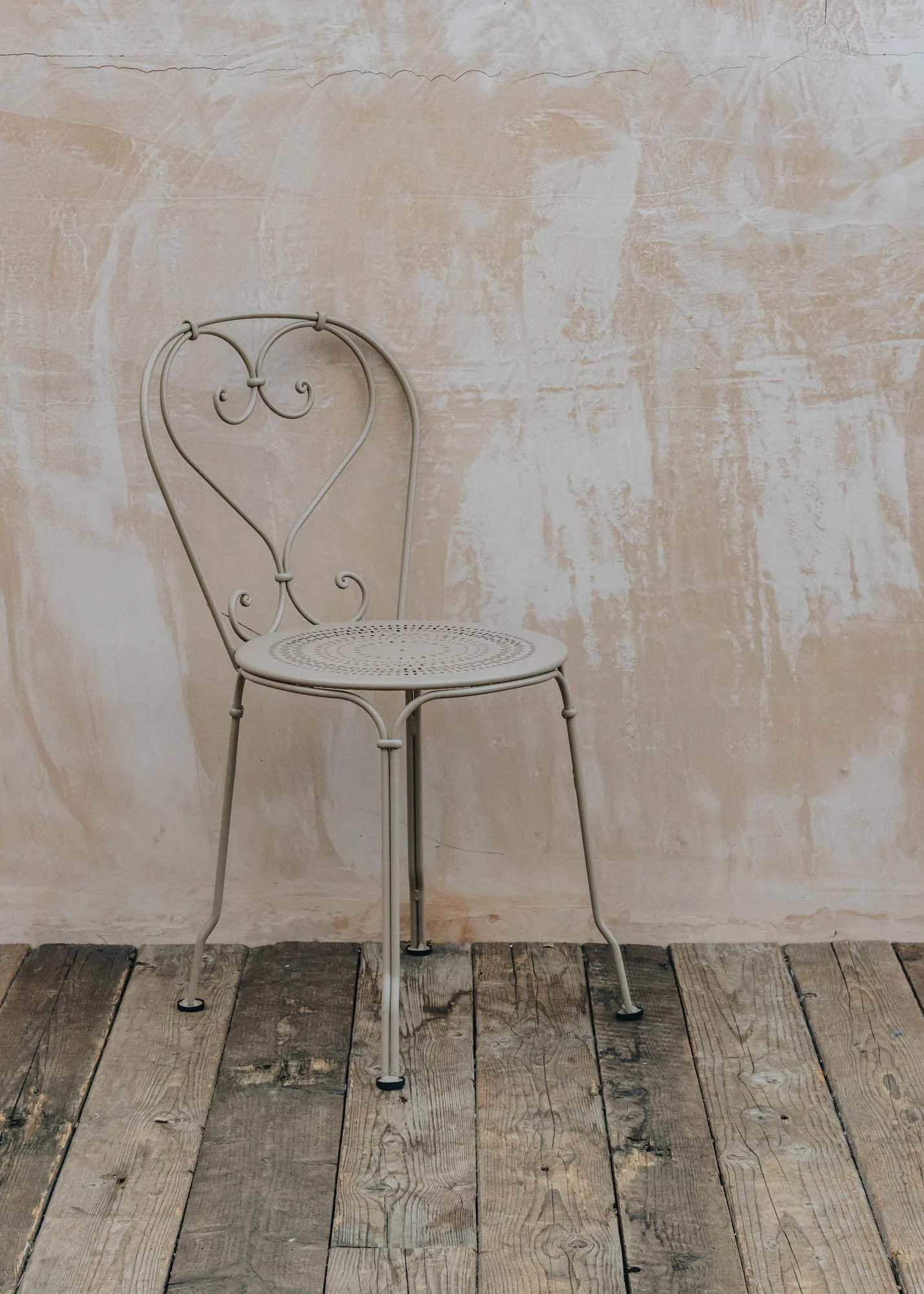 1900 Stacking Chair in Nutmeg - Image 2