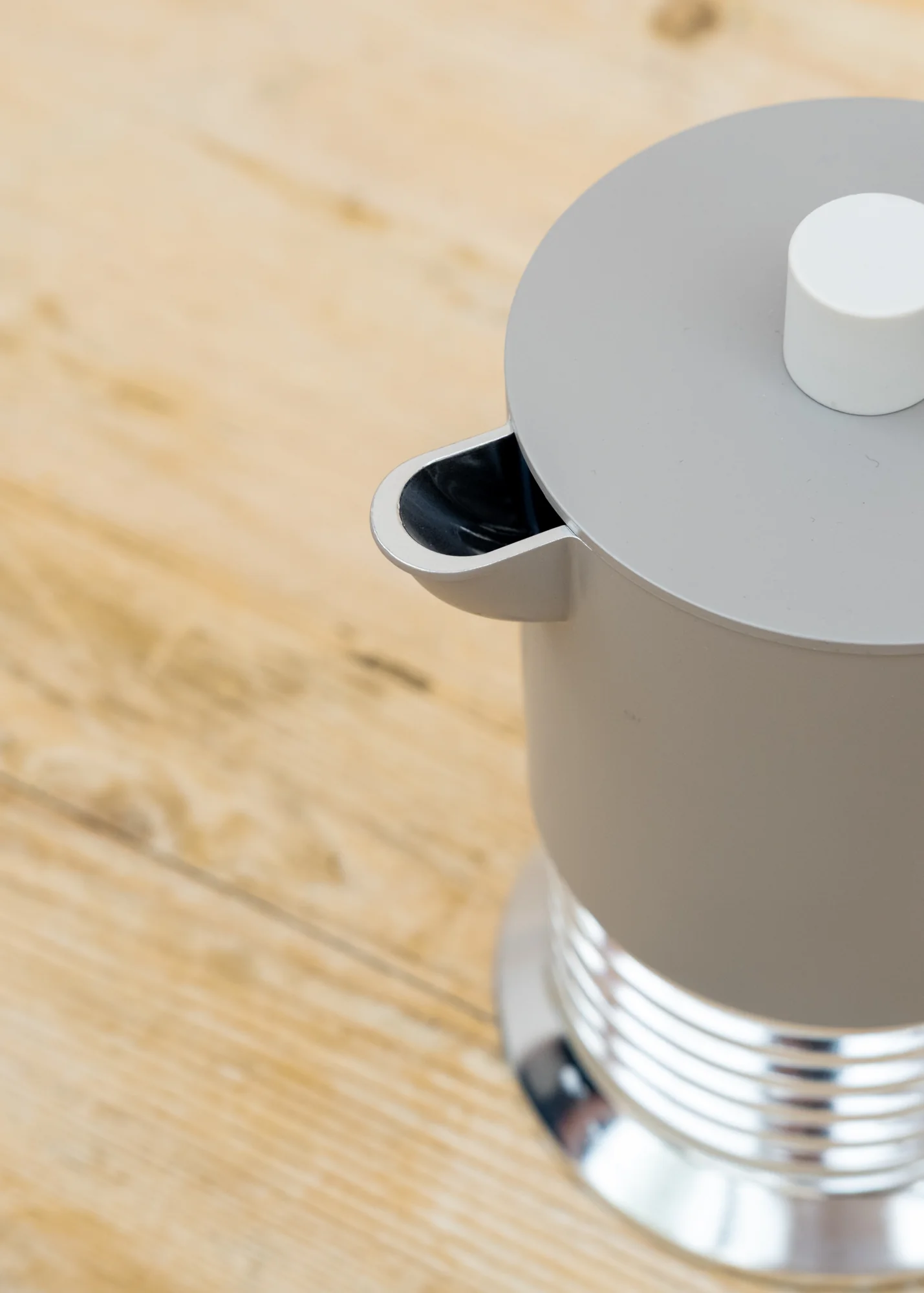 Vite 3-Cup Espresso Maker in Grey - Image 2