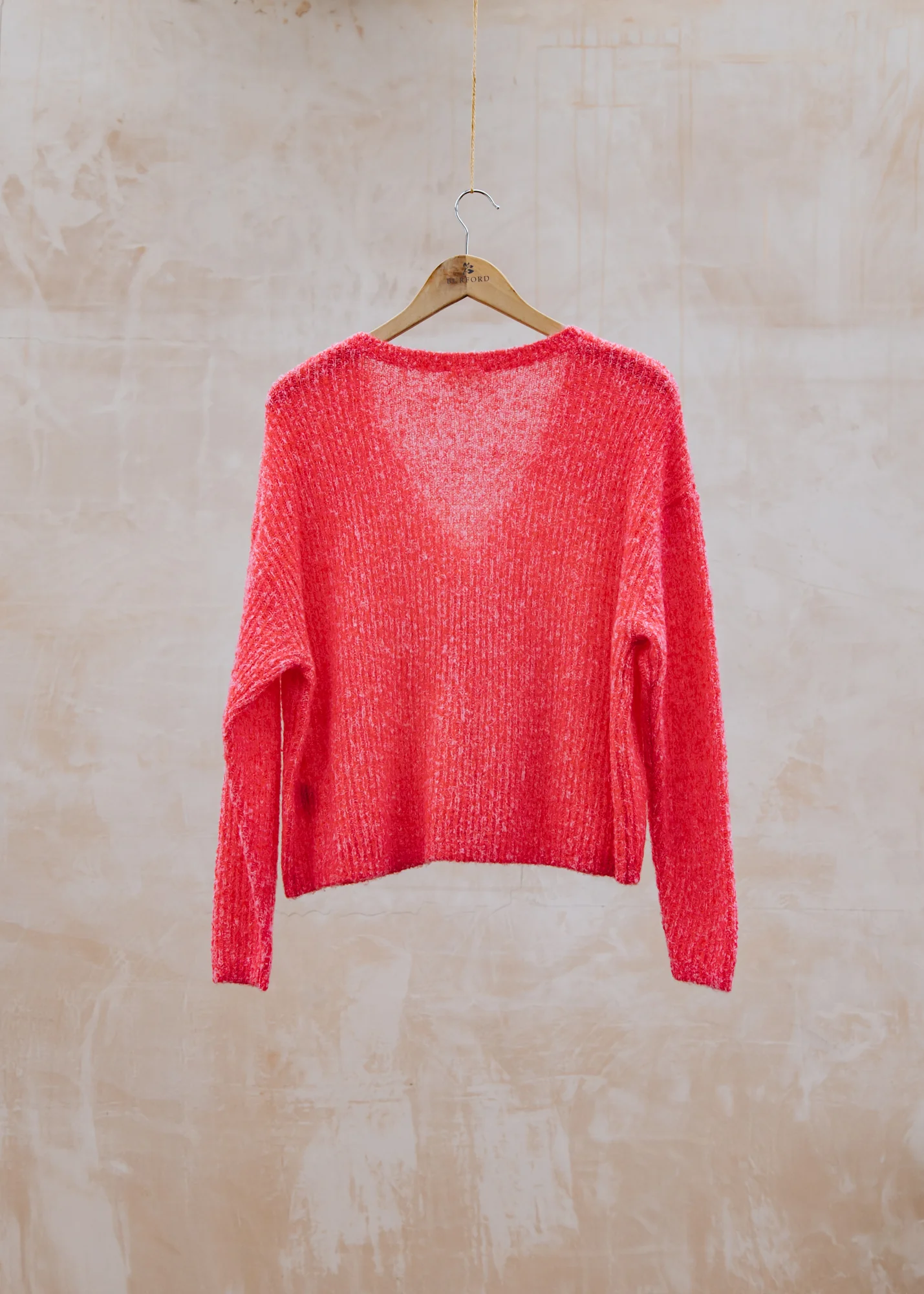 Nuggy Cardigan in Fraise Fluo Chine - Image 2