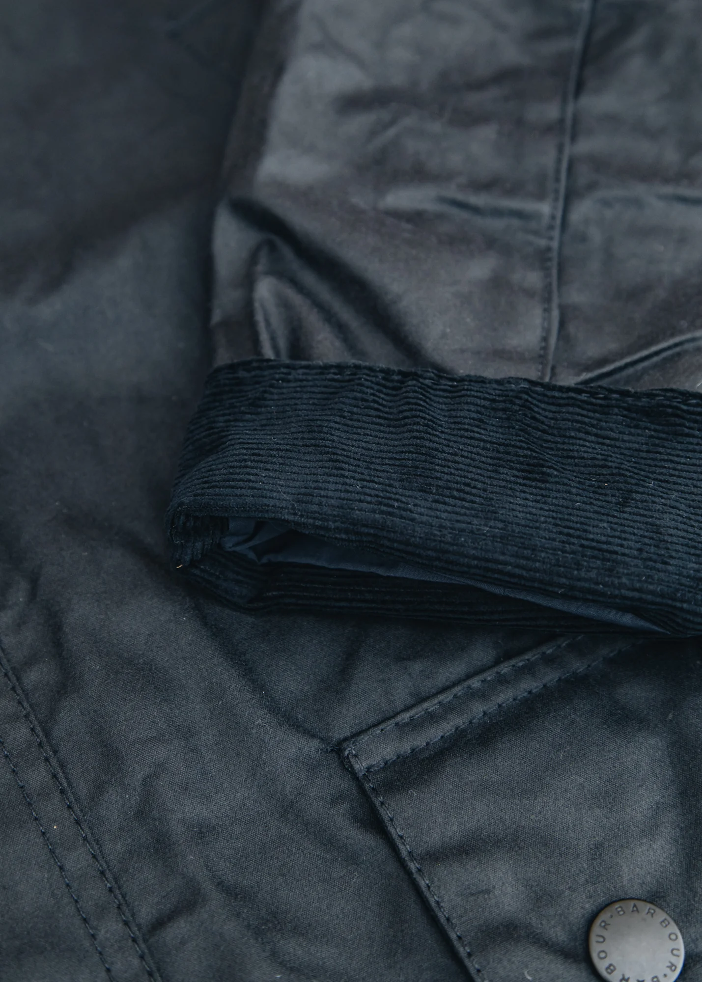 Ashby Wax Jacket in Navy - Image 4