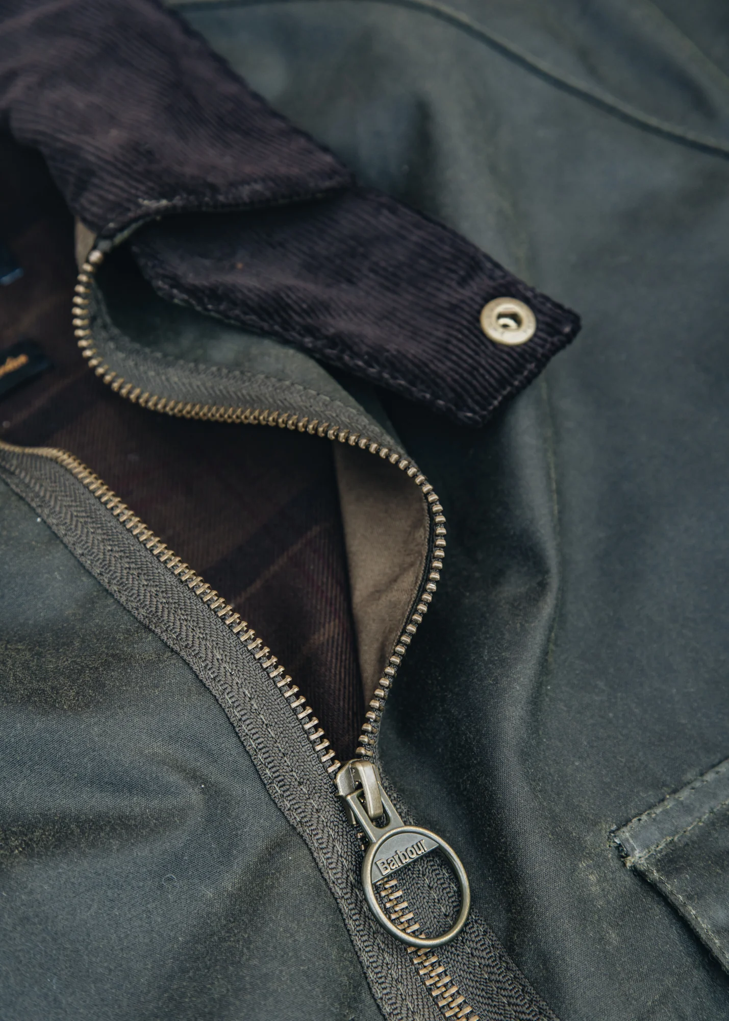 Re-Engineered Blackett Spey Waxed Jacket in Archive Olive - Image 4