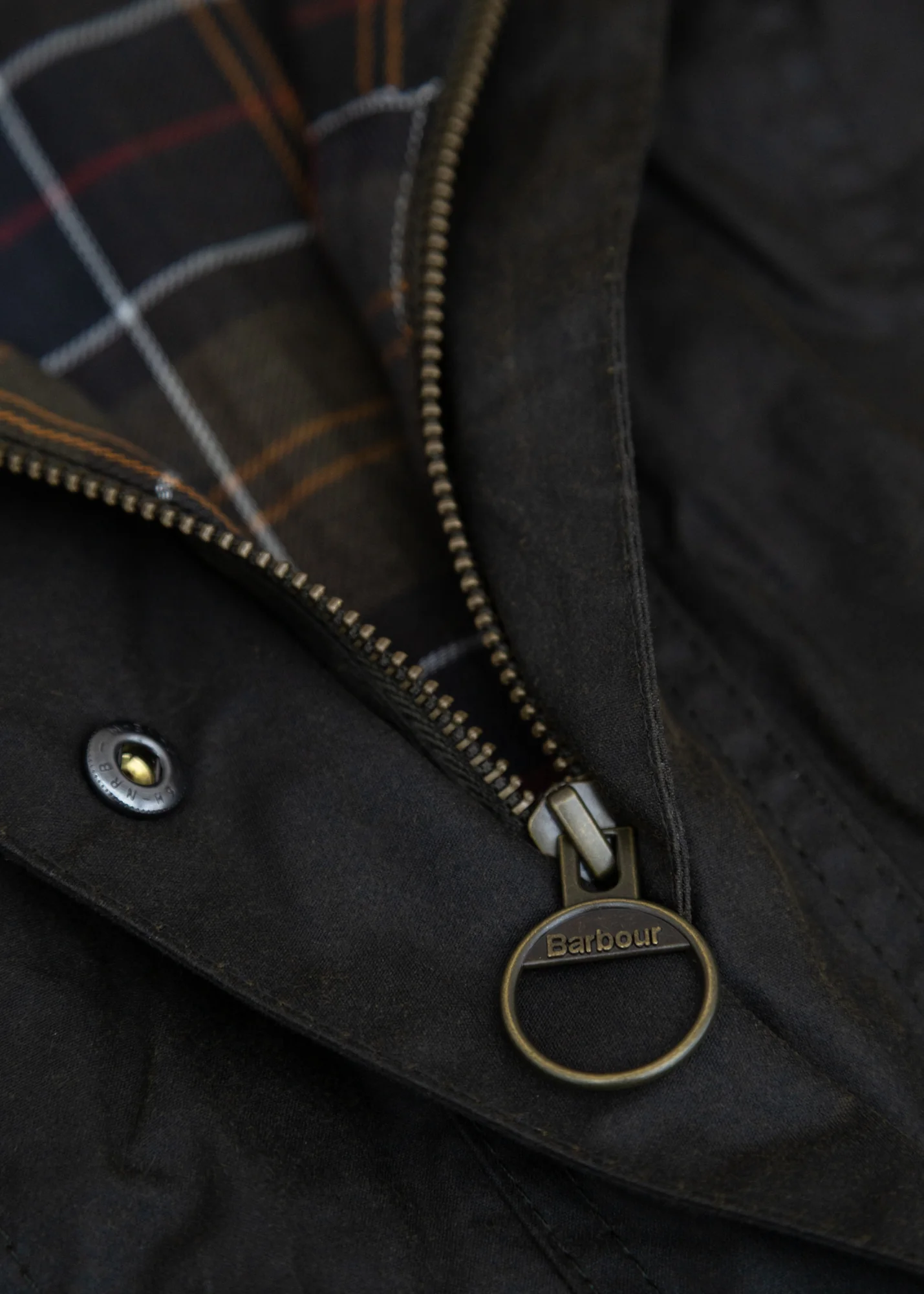 Classic Beadnell Wax Jacket in Olive - Image 4