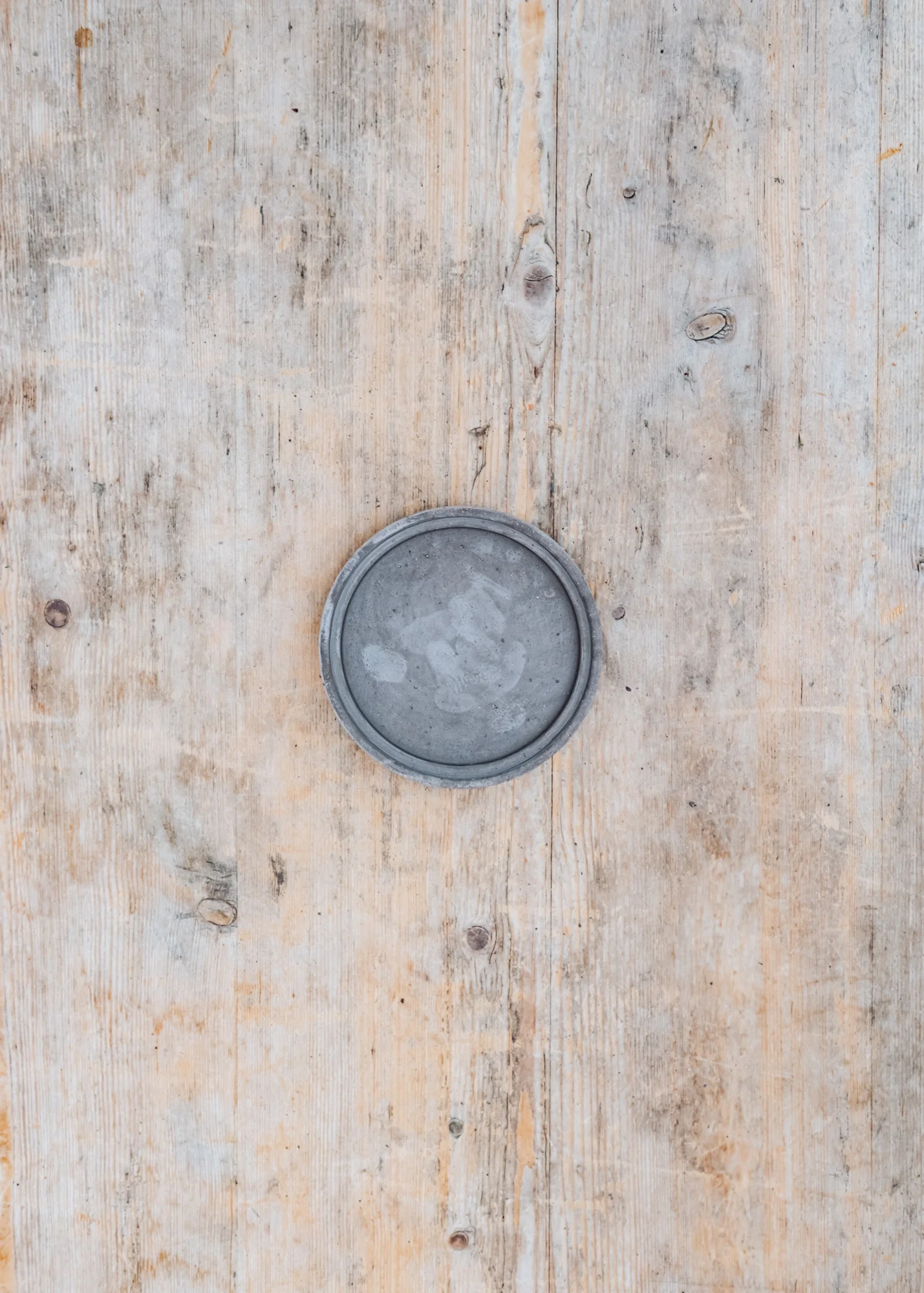 Grey Planets Saucers - Image 4