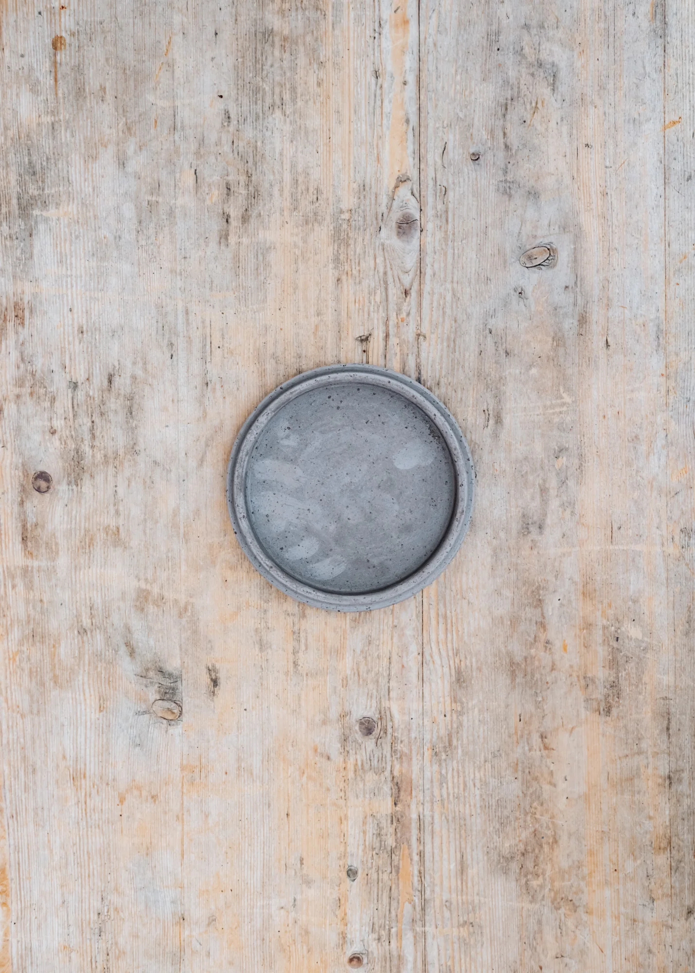 Grey Planets Saucers - Image 5