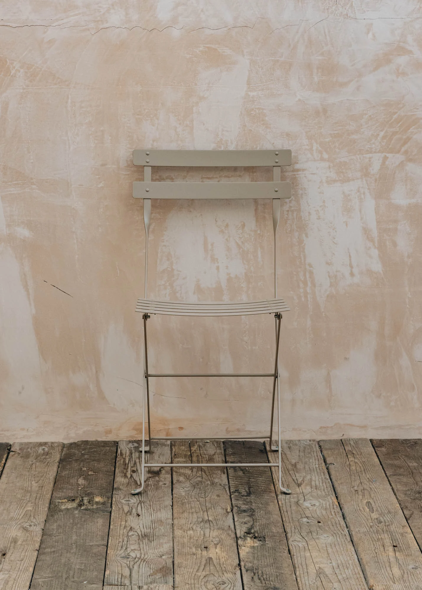 Bistro Folding Chair in Nutmeg