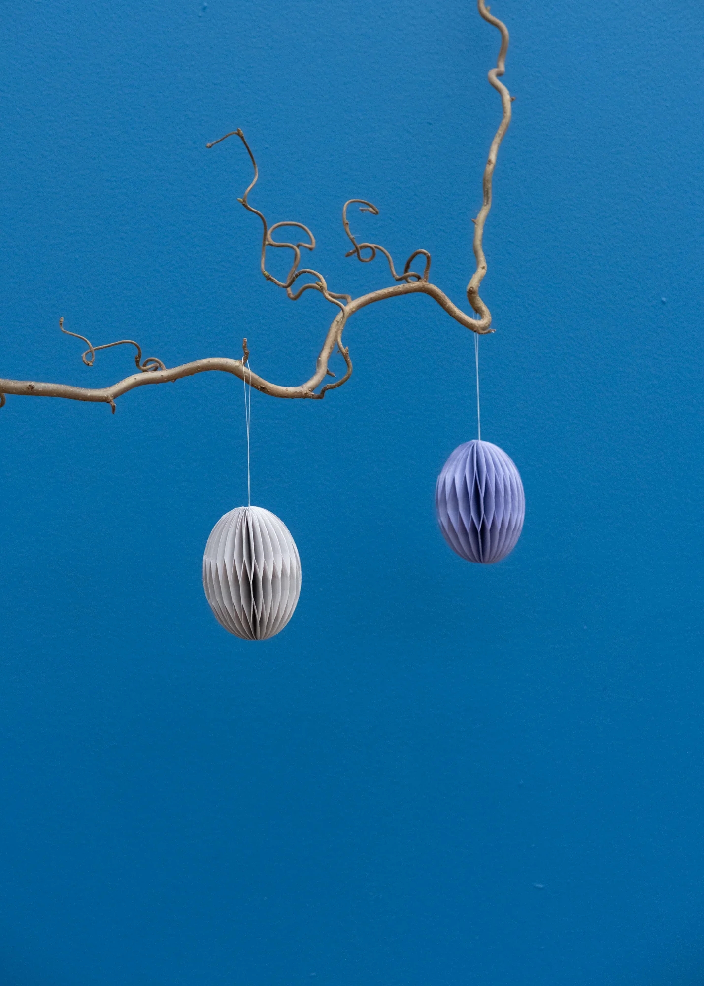Medium Swirl Egg Paper Decoration in Lilac, pack of two