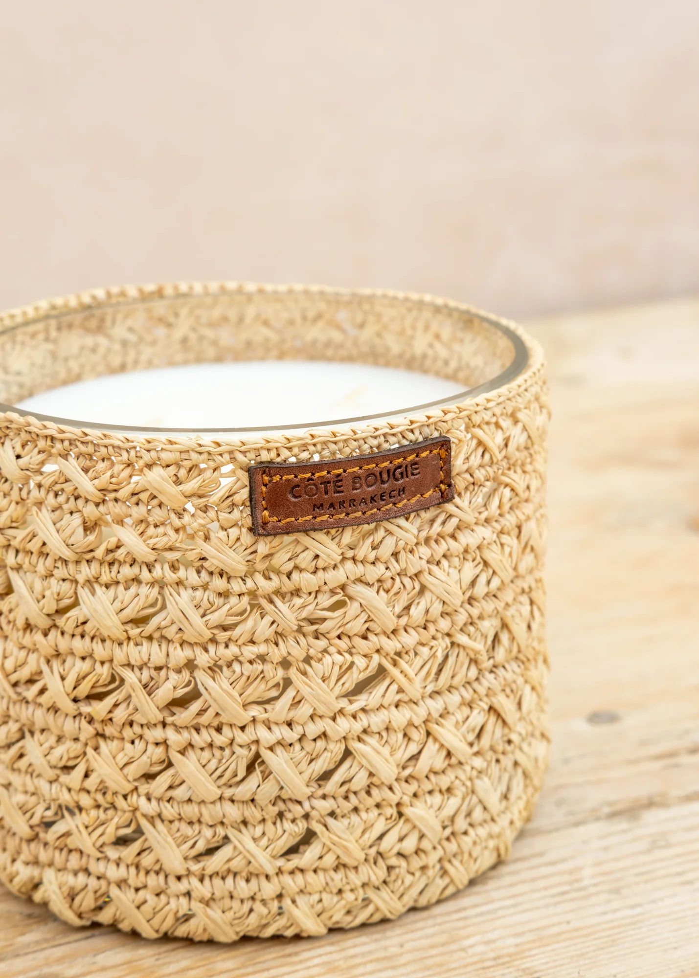 Oriental Raphia Zina Medium Candle - Image 3