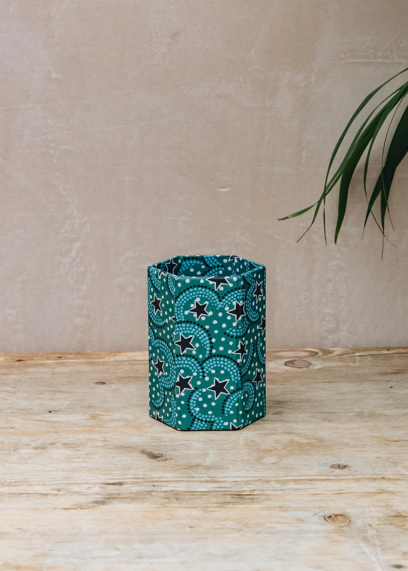 Pen Pot in Clouds and Stars