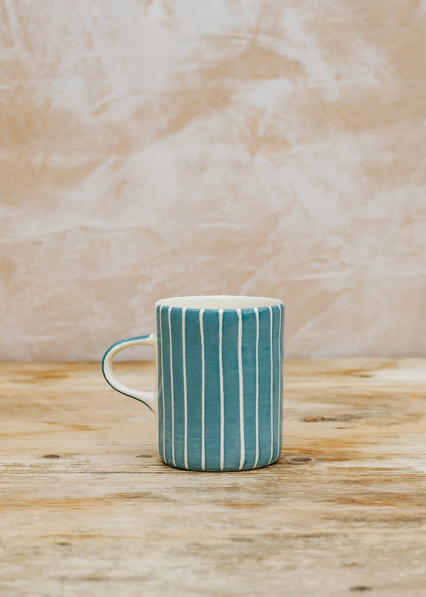 Sgraffito Demi Mug in Dove Grey