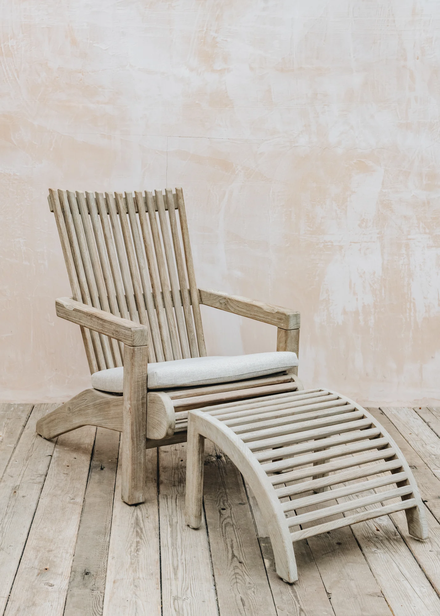Easy Orso Chair with Footstool and Cushion