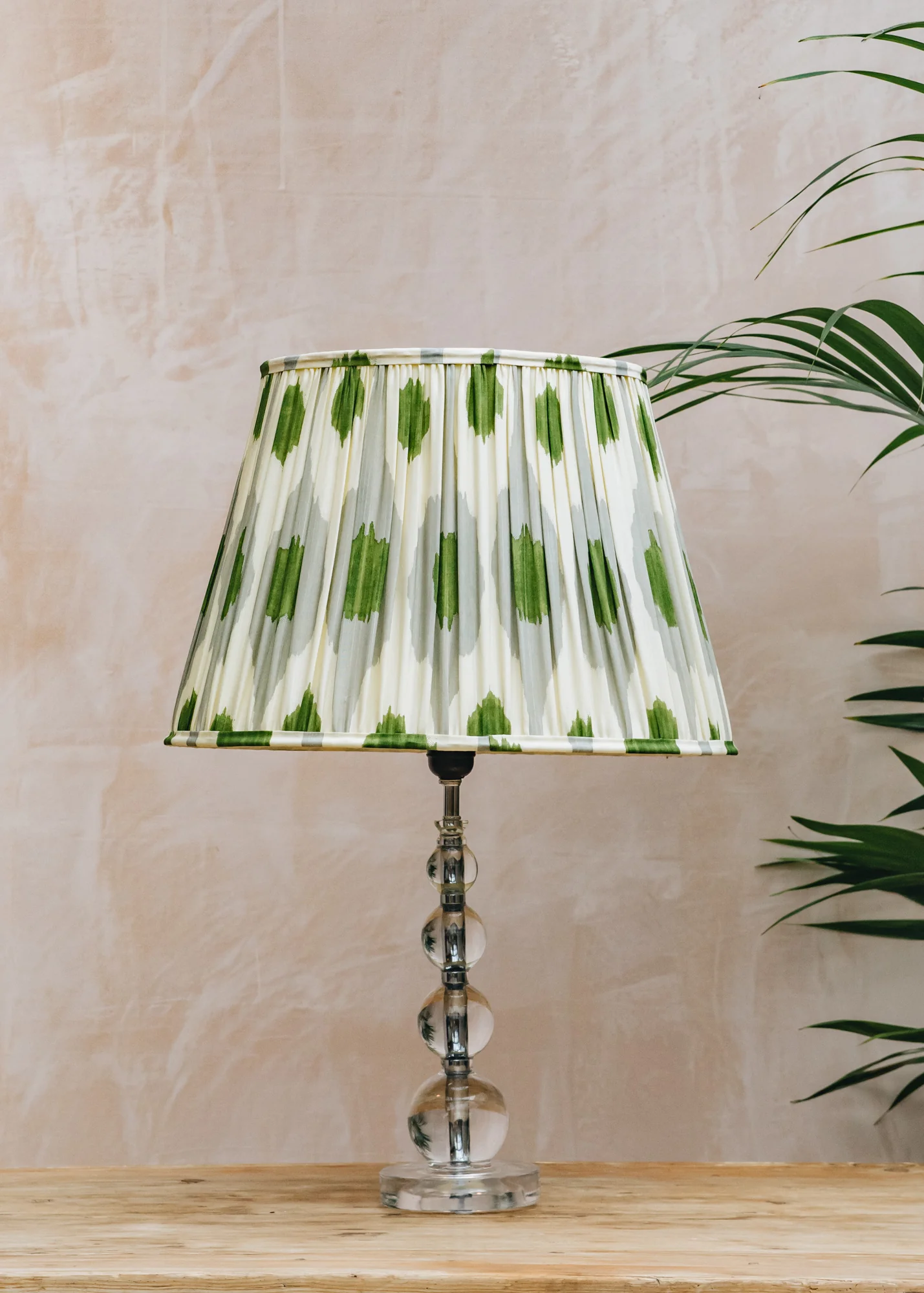 Empire Straight Shade in Egg & Spoon Ikat Grey/Green - Image 3