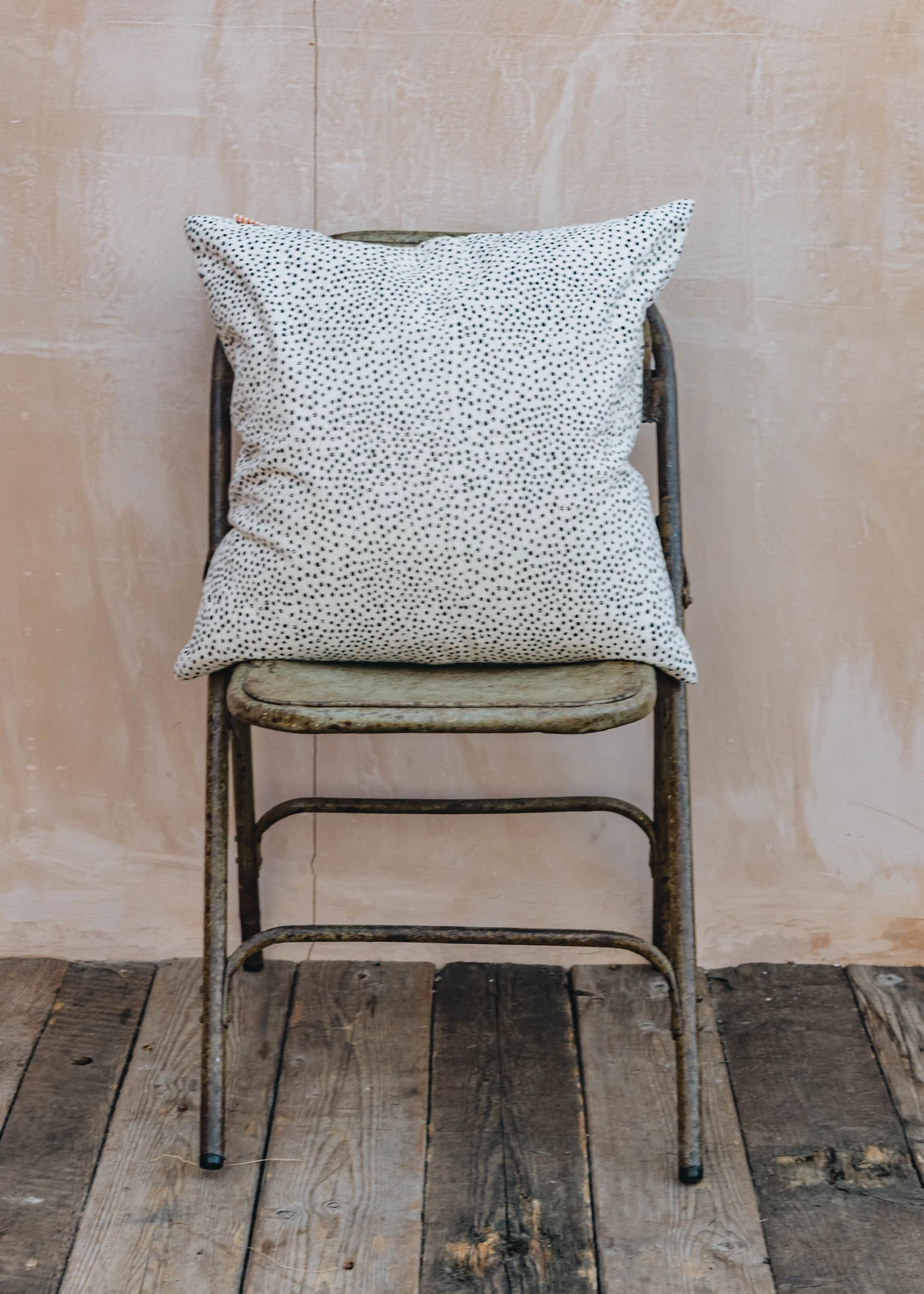 Fleck Cushion in White and Black