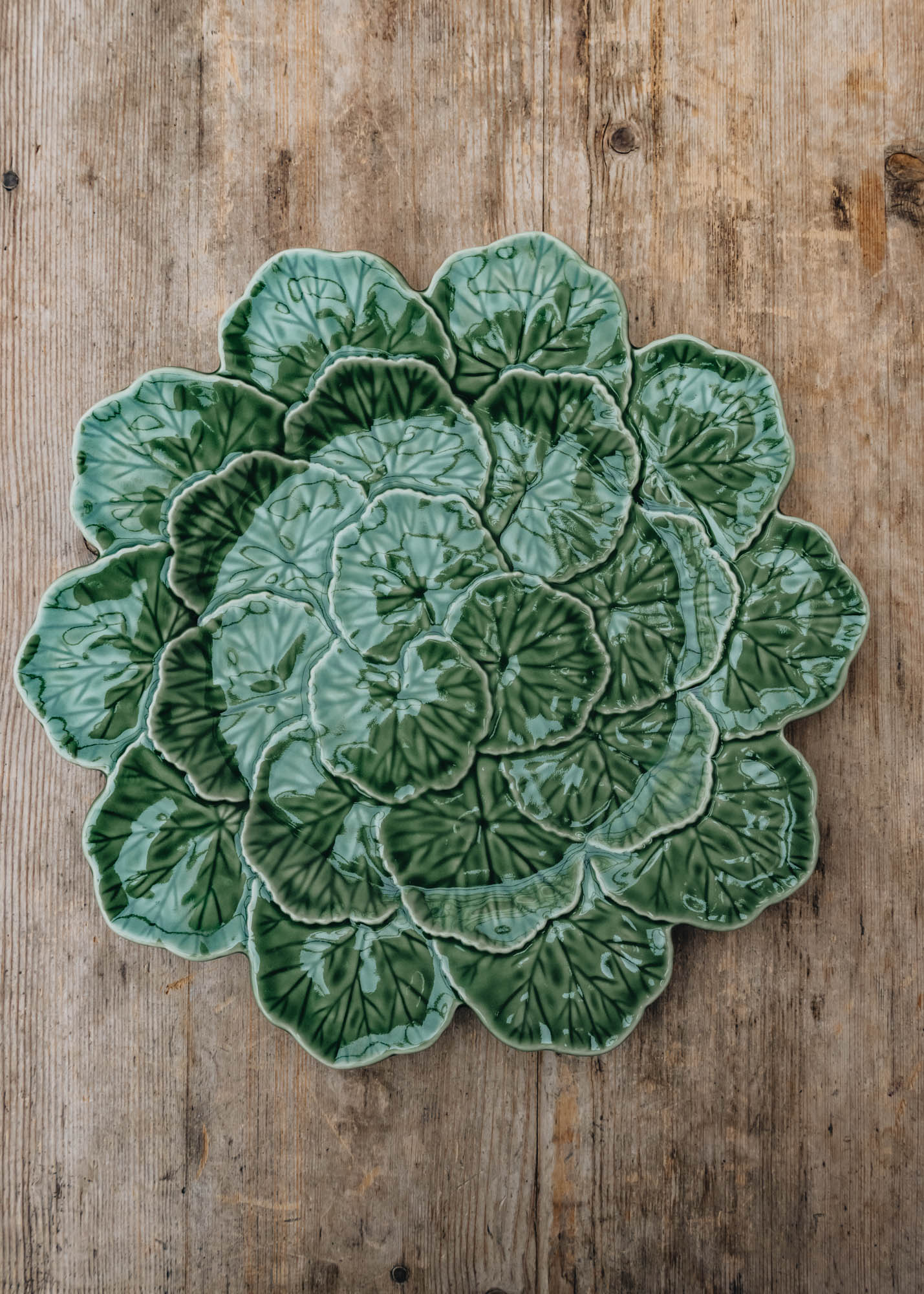 Geranium Green Charger Plate - Image 2