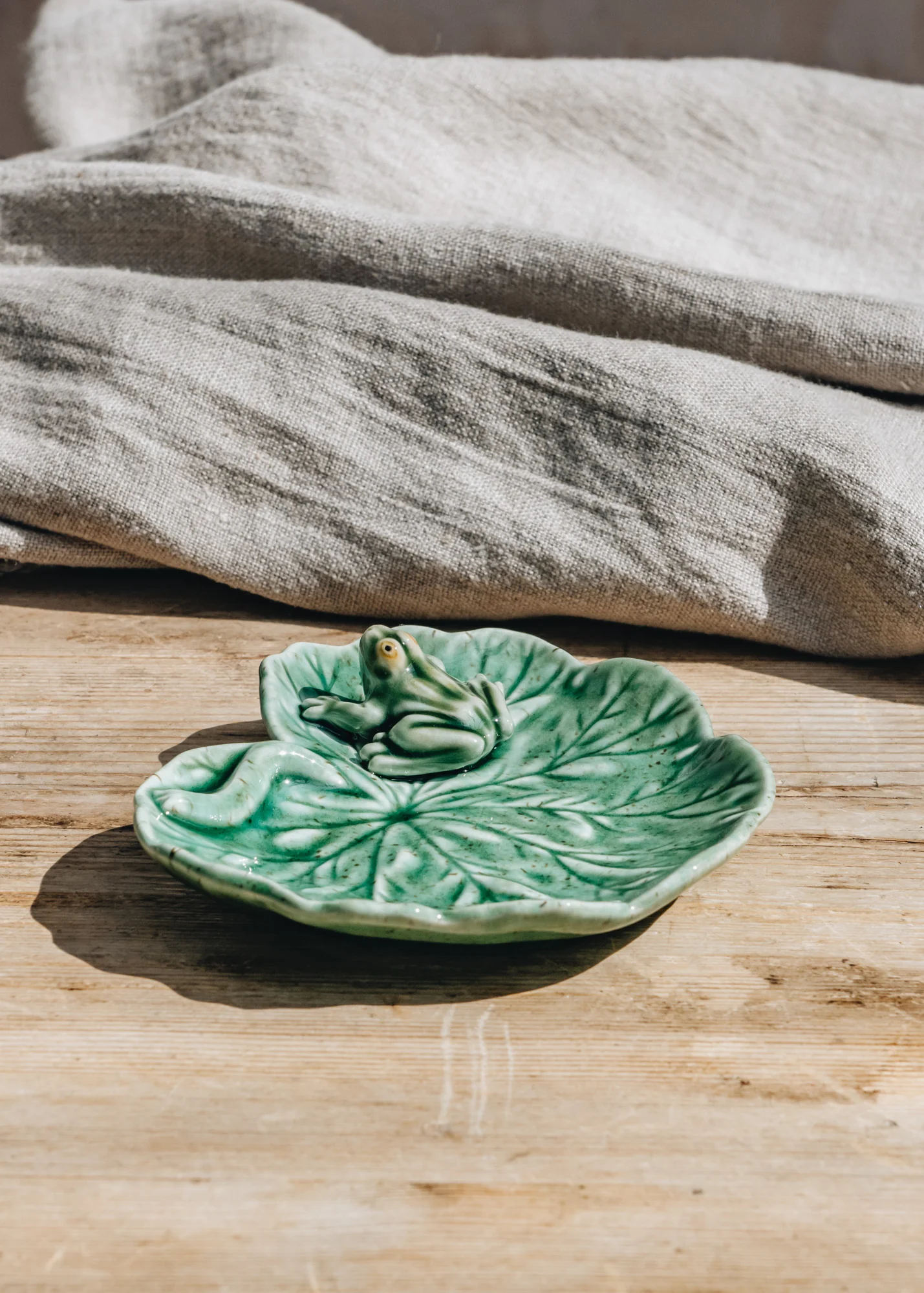Geranium Leaf with Frog Bowl