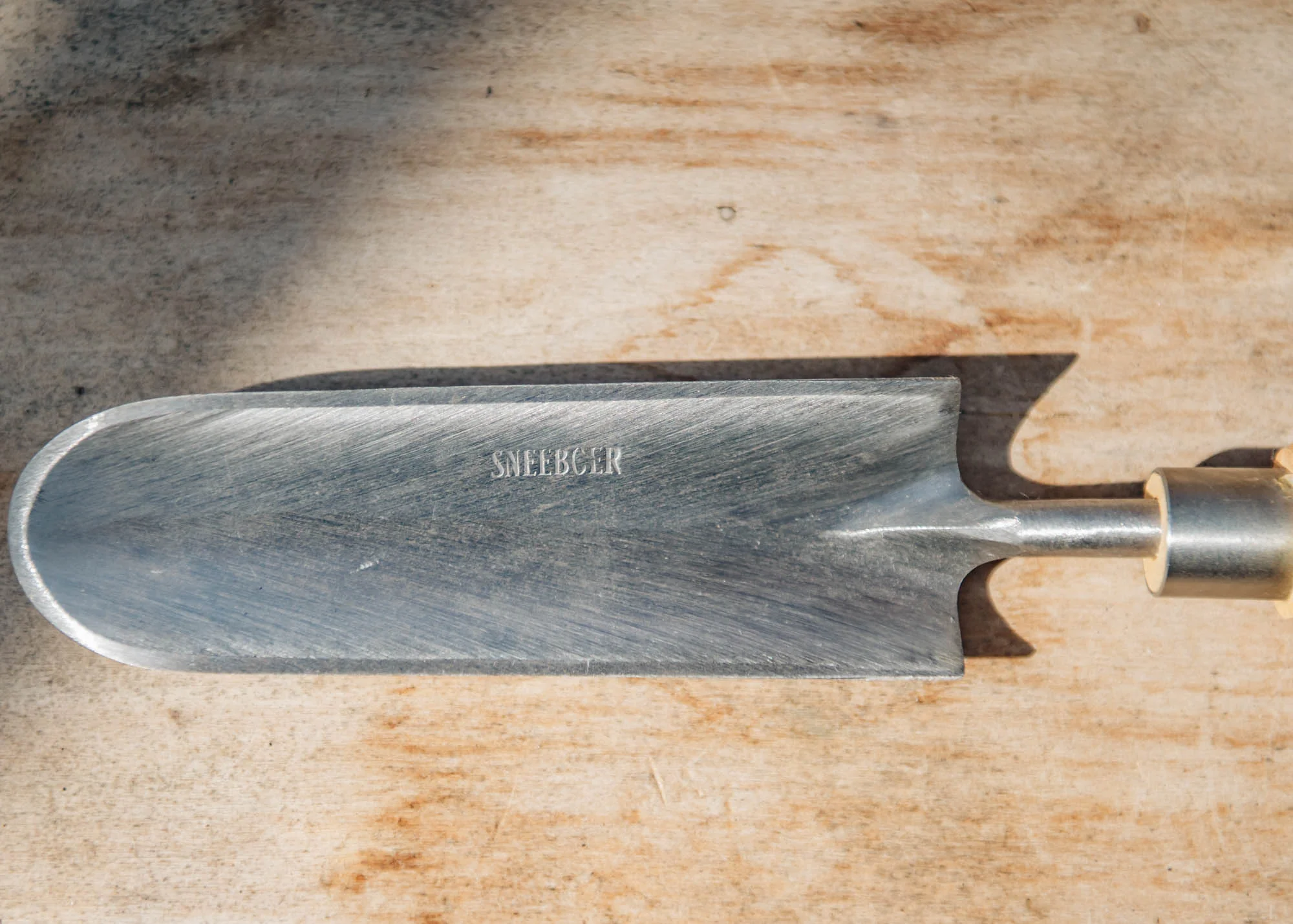 Great Dixter Trowel with Shaped Handle - Image 2