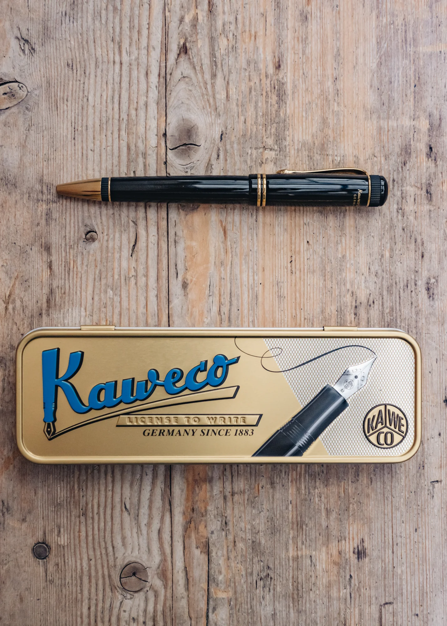 Dia2 Twist Ballpoint Pen in Gold and Black - Image 2