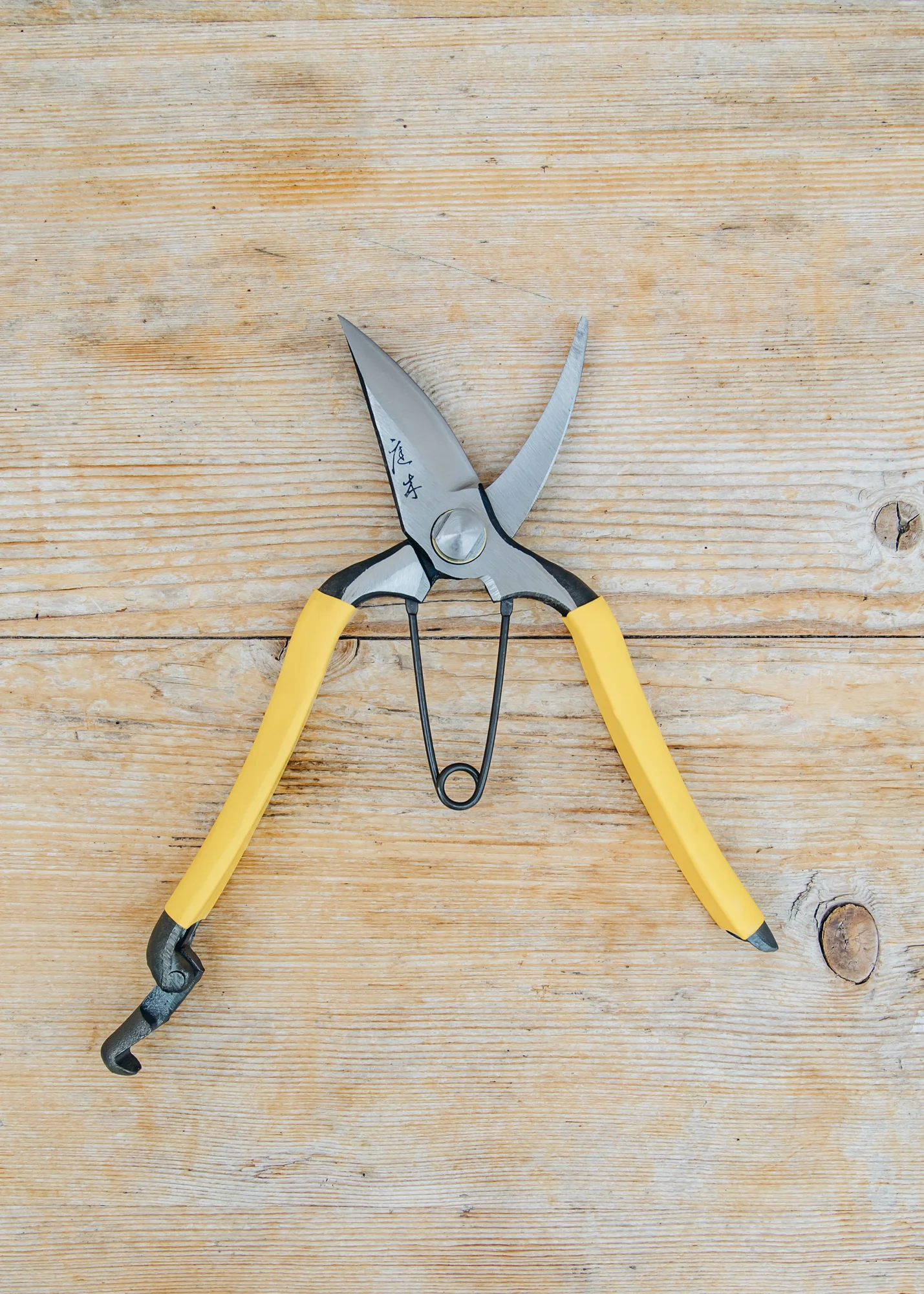 Lightweight GR Secateurs - Image 2