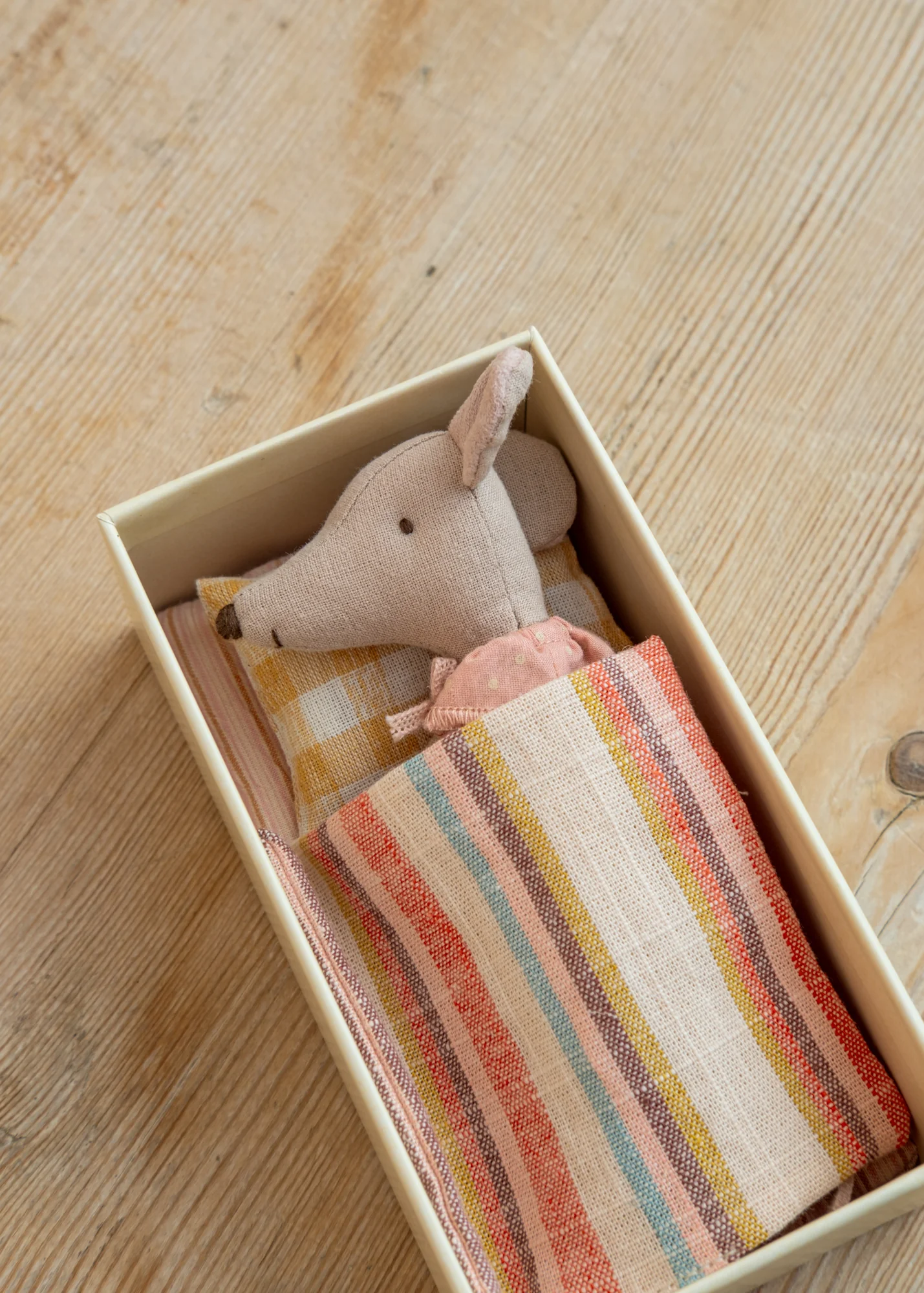Big Sister Mouse in Matchbox - Image 2
