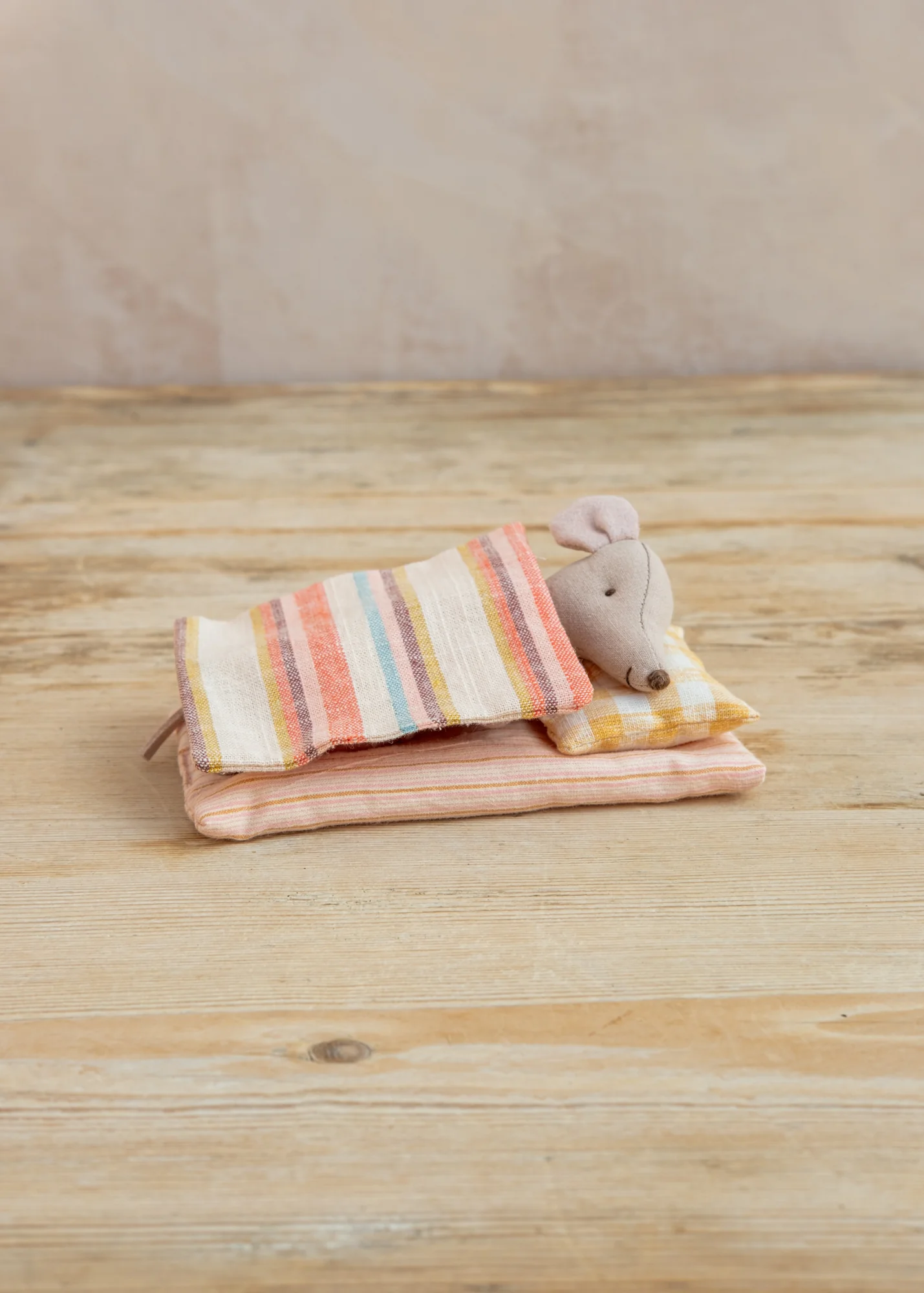 Big Sister Mouse in Matchbox - Image 3
