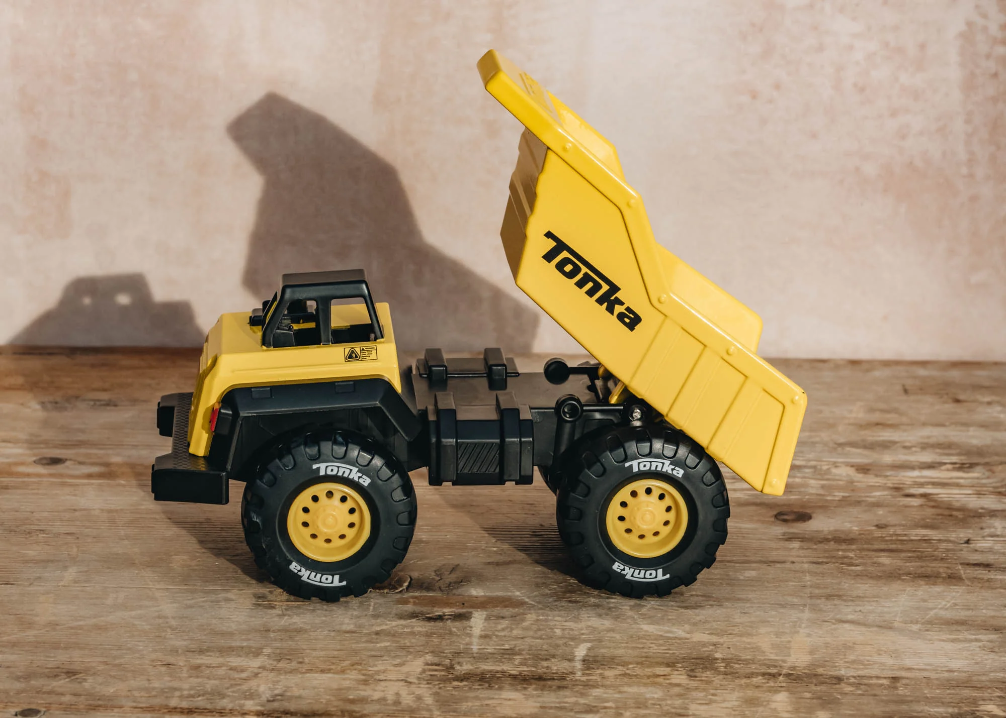 Mighty Metal Toy Dump Truck - Image 2