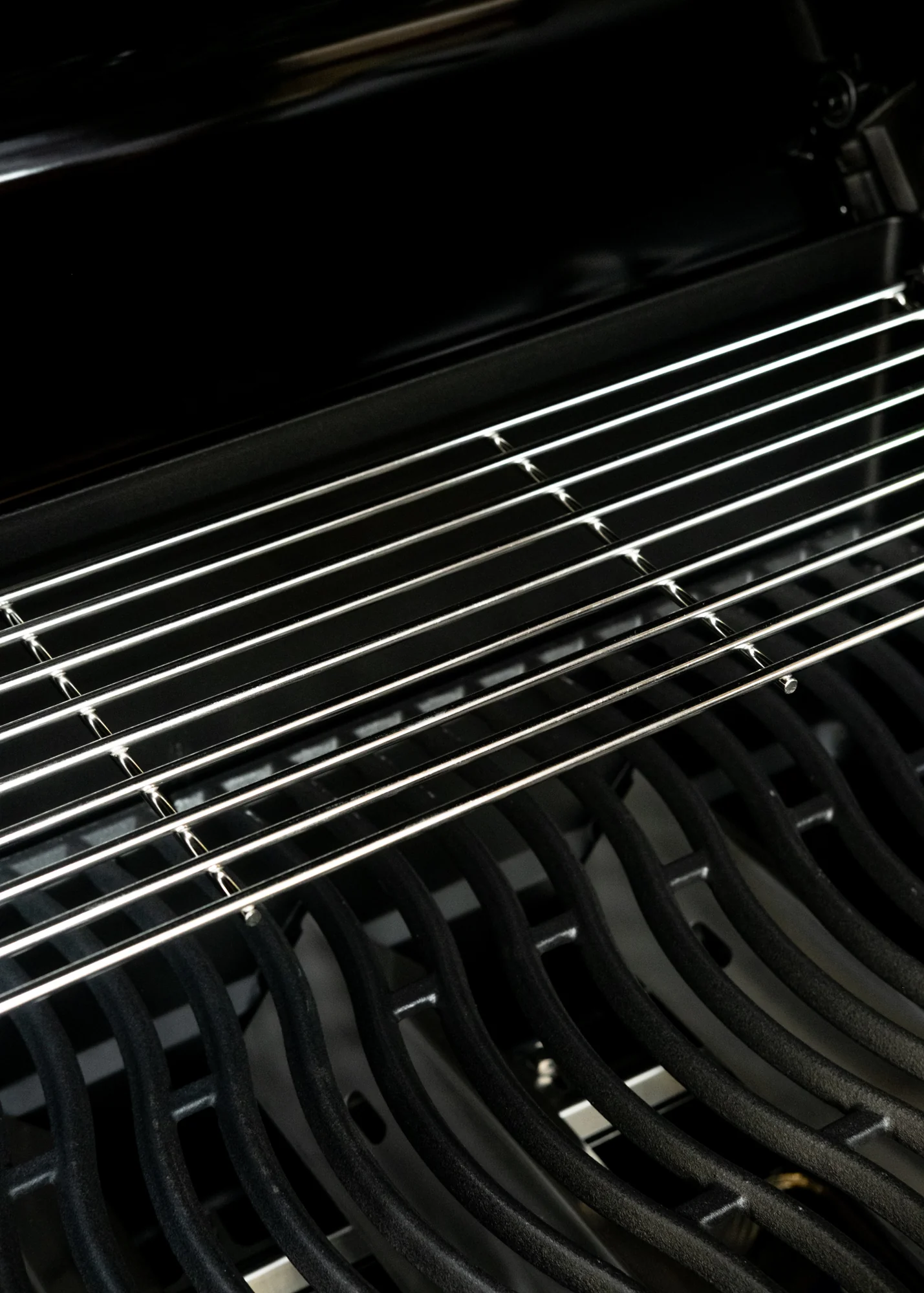 Freestyle™ PRO 365 LPG Barbecue with Infrared Side Burner - Image 5