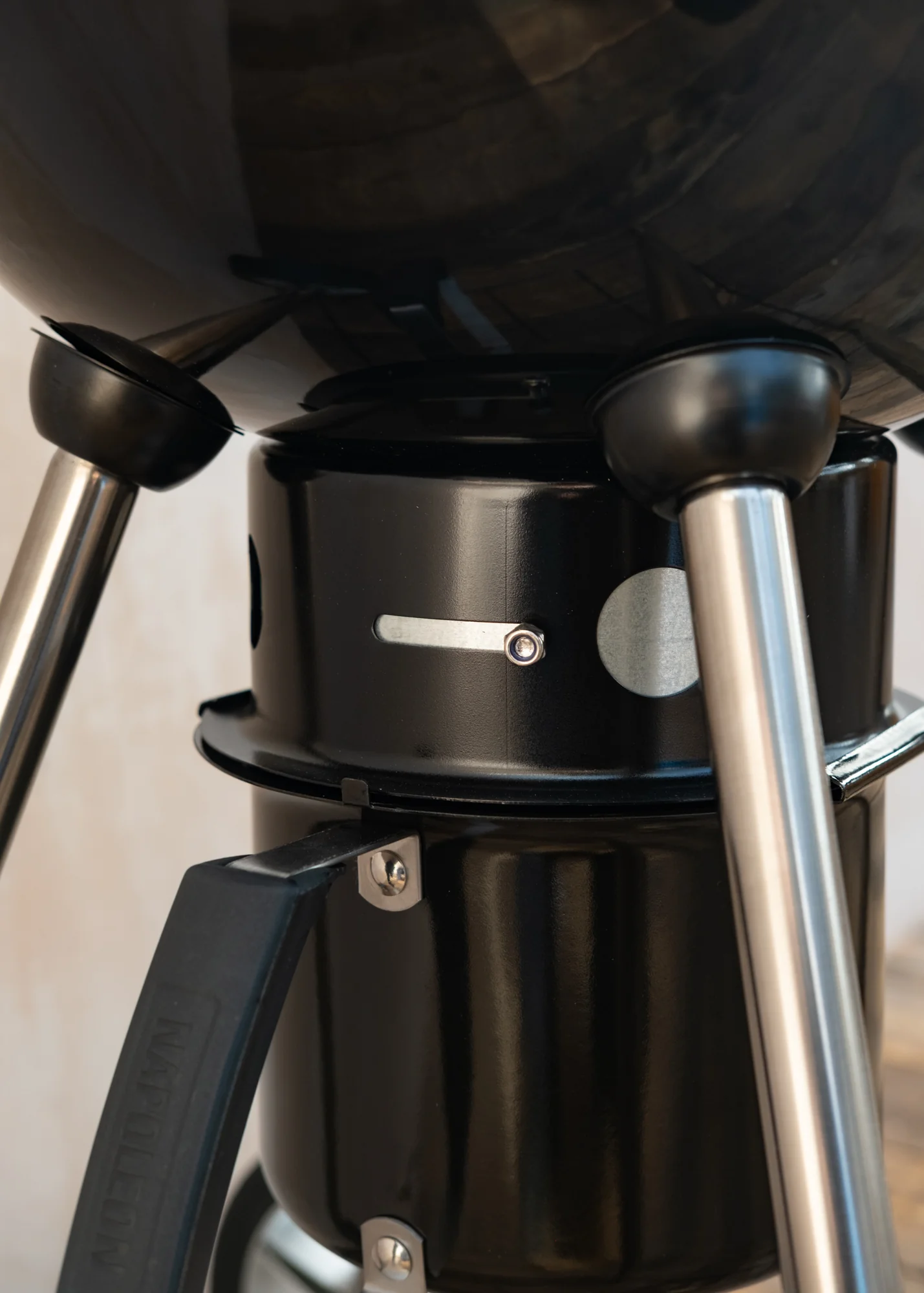 Premium 18 Charcoal Kettle Barbecue - Image 6