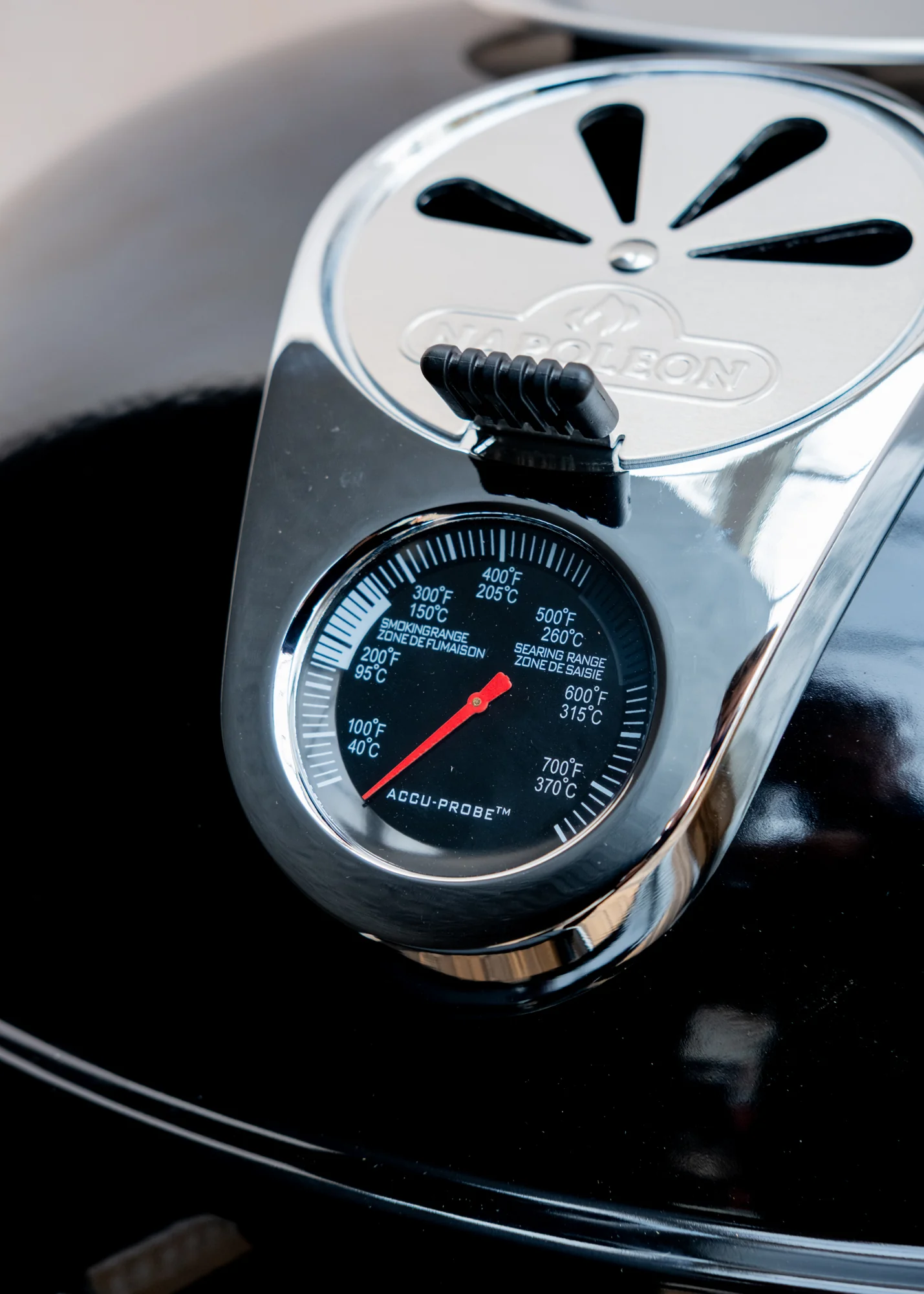 Premium 22 Charcoal Kettle Barbecue - Image 3