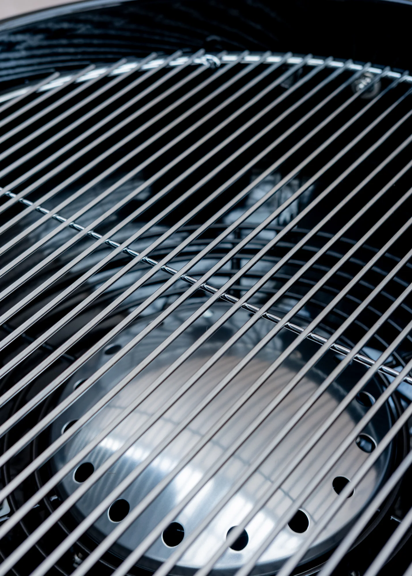 Premium 22 Charcoal Kettle Barbecue - Image 5