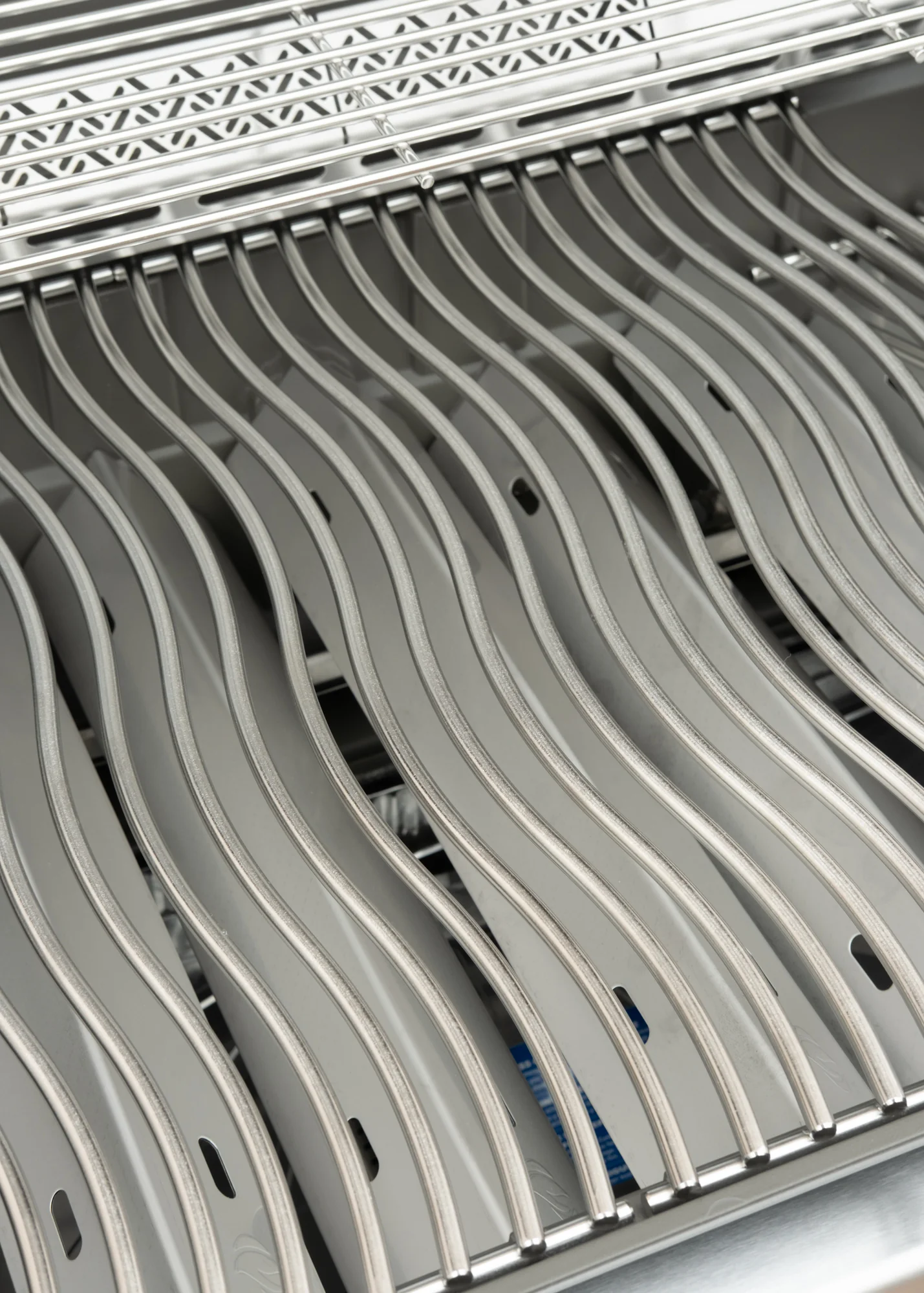 Rogue Pro-S 525 Stainless Steel Gas Barbecue - Image 11