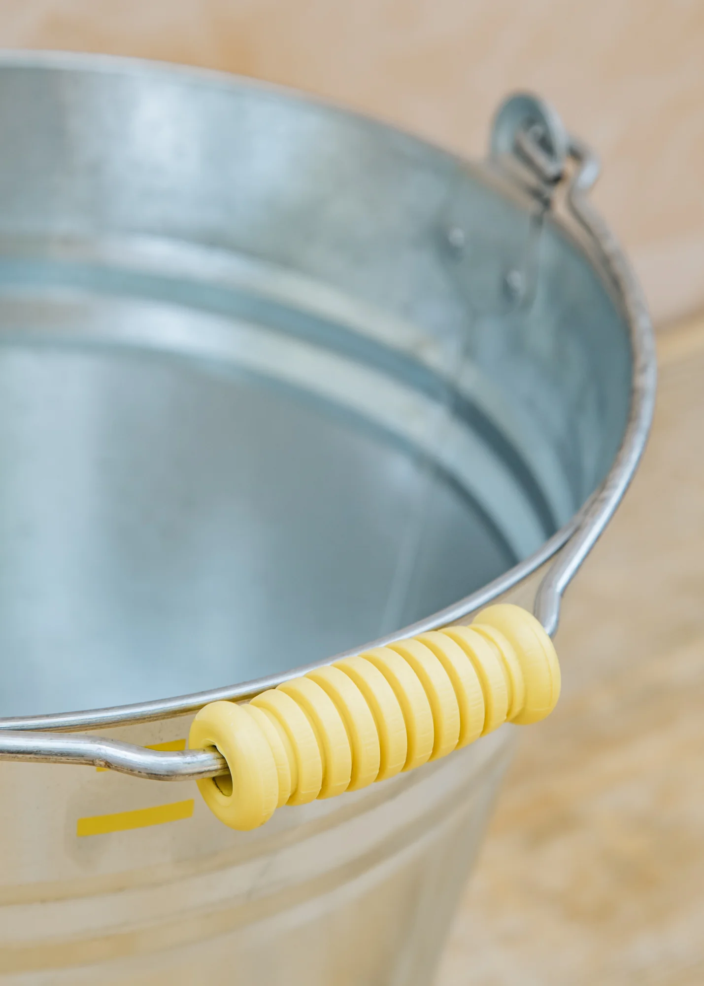 Galvanised Bucket, 11L - Image 2