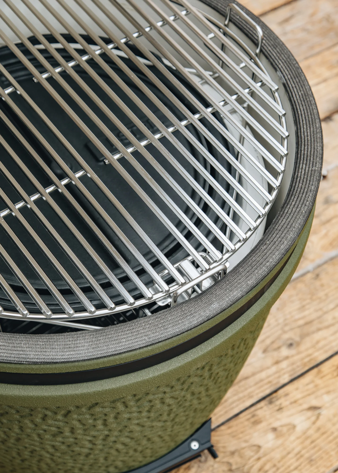OFYR 150 Kamado Table Pro+ with Bstrd. Large Solo Barbecue in Alpine Green - Image 7