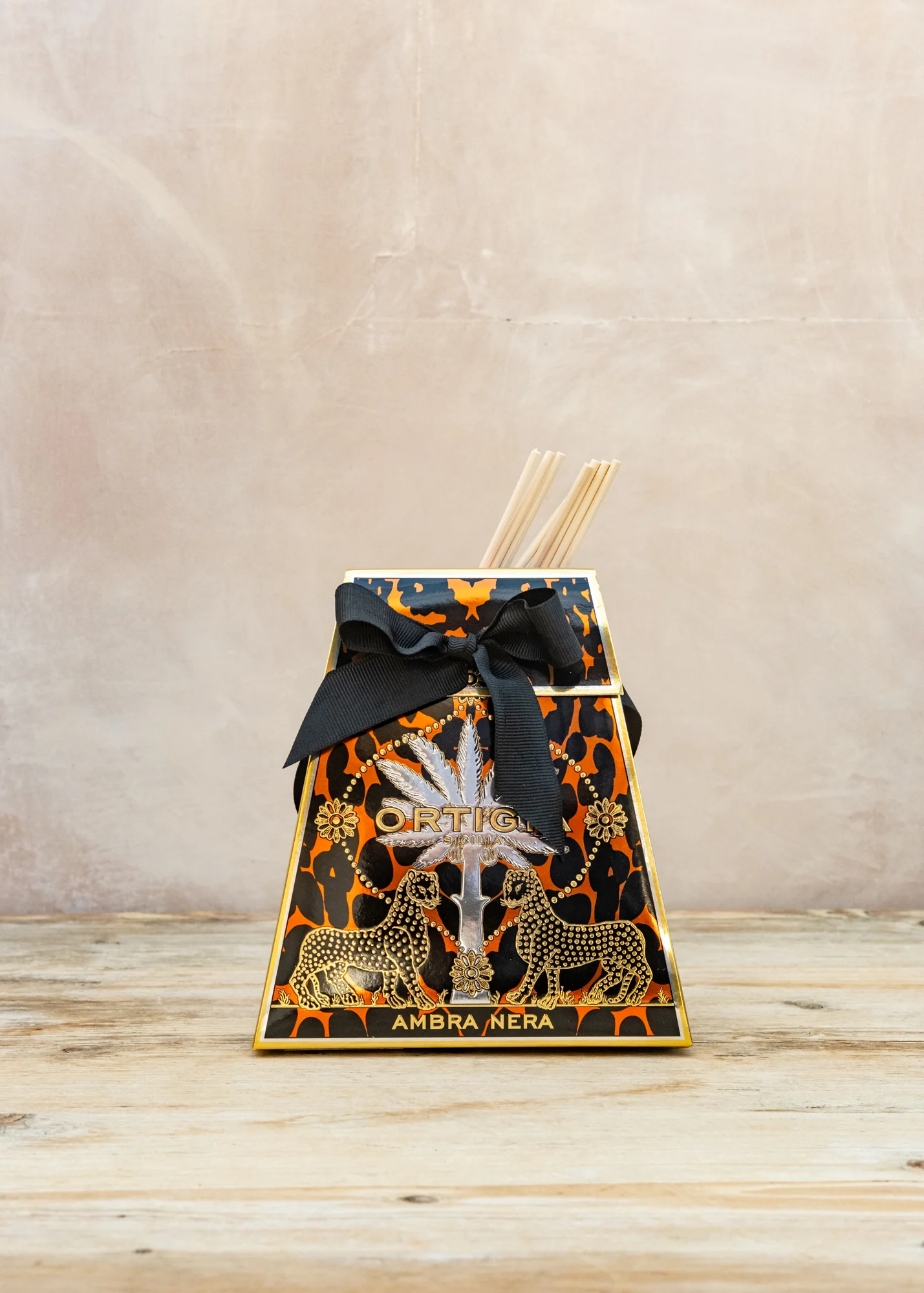 Ambra Nera Diffuser, 200ml - Image 3