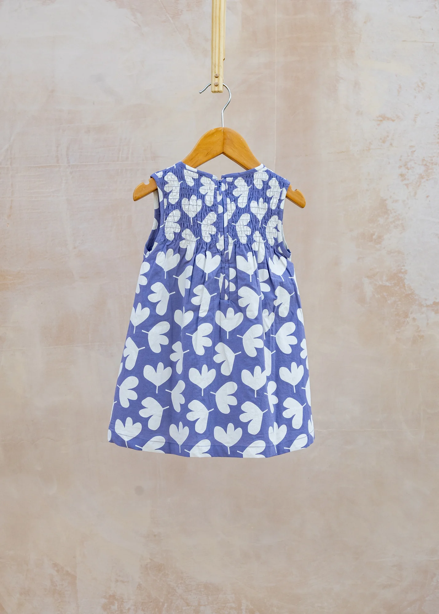 Sleeveless Smock Dress in Leaf - Image 2