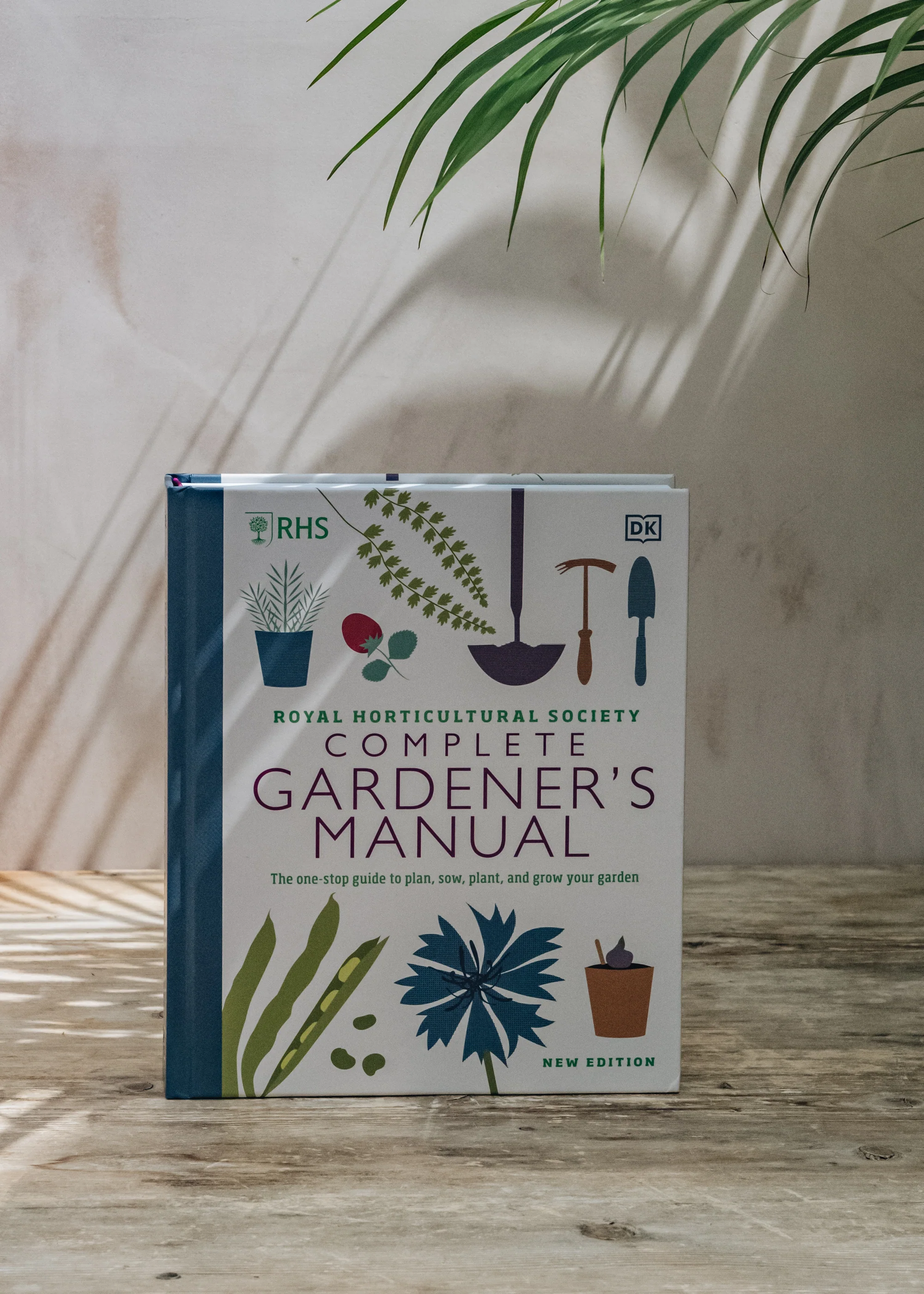 RHS Complete Gardener's Manual: The one-stop guide to plan, sow, plant, and grow your garden