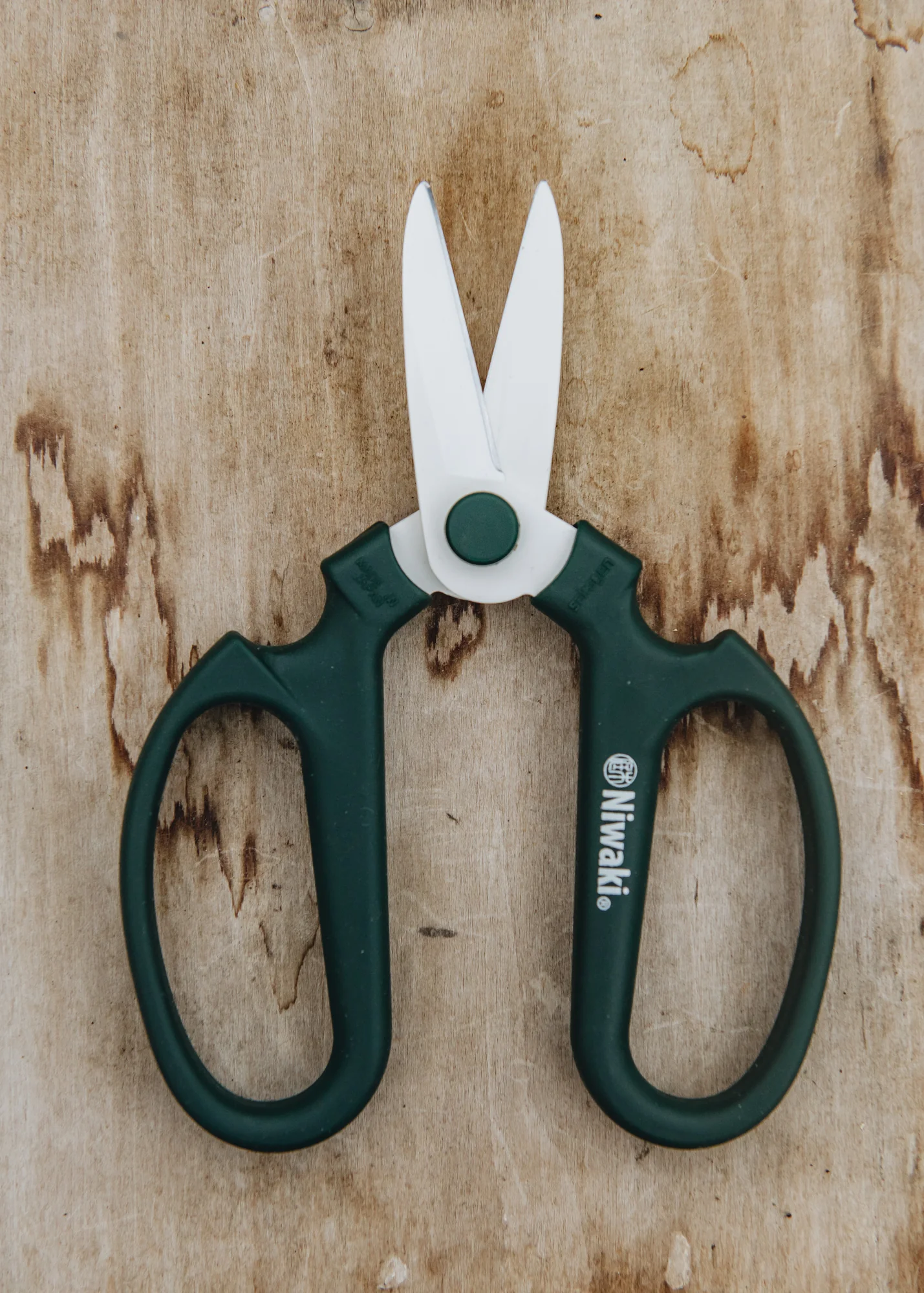 Sakagen Flower Scissors in Moss Green - Image 2