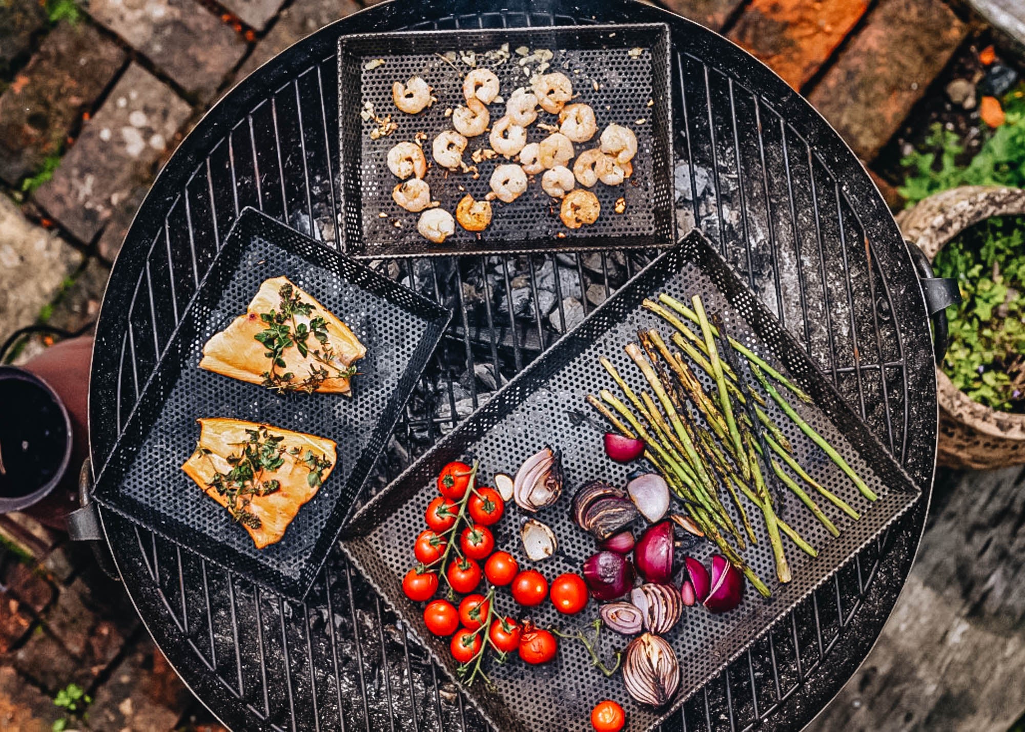 Set of Three Grill Trays - Image 3