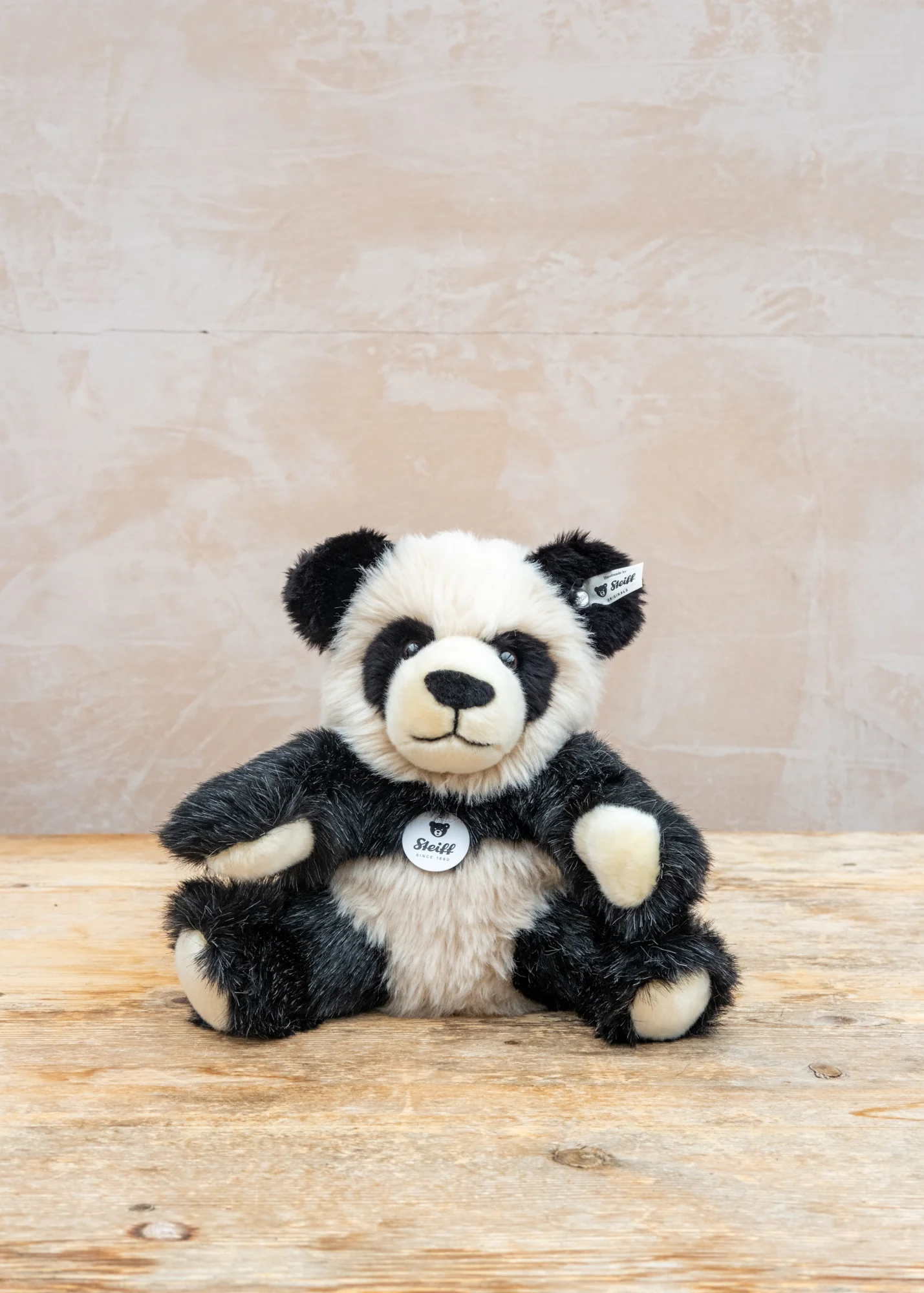 Sitting Manschli Panda 24cm in Black and White