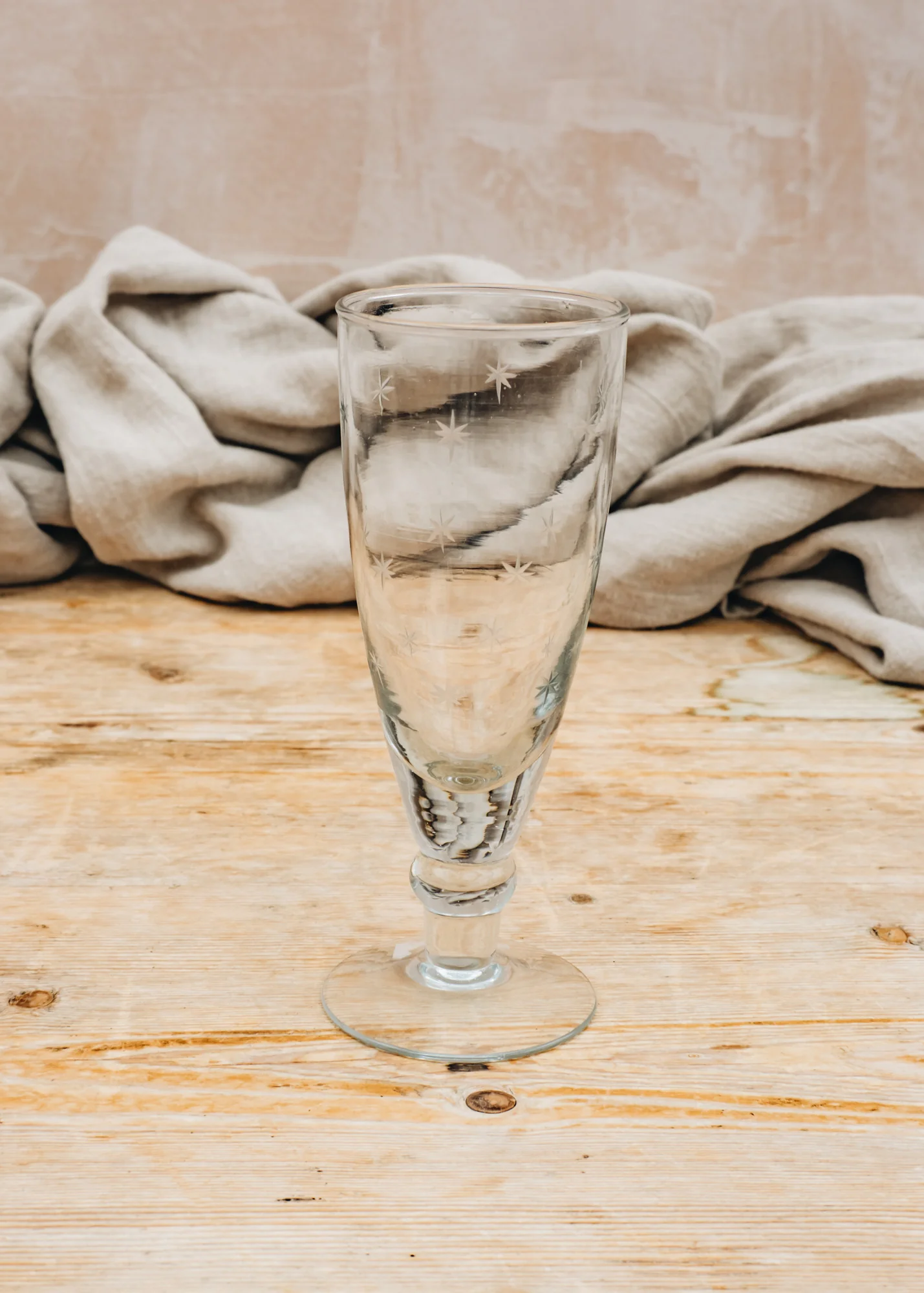 Tall Champagne Glass in Etched Stars