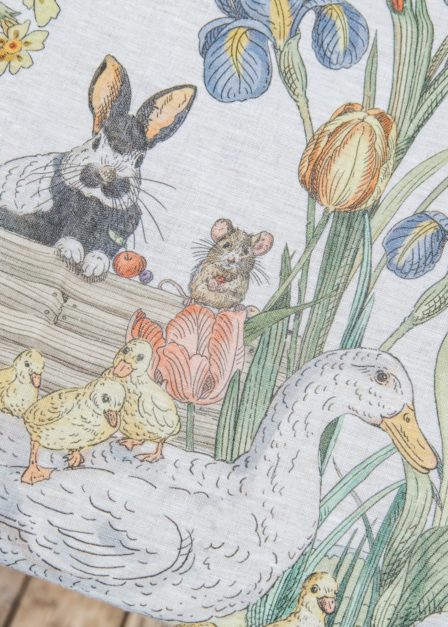 Tablecloth in Bunny Garden Mezzero, 180x280cm - Image 4