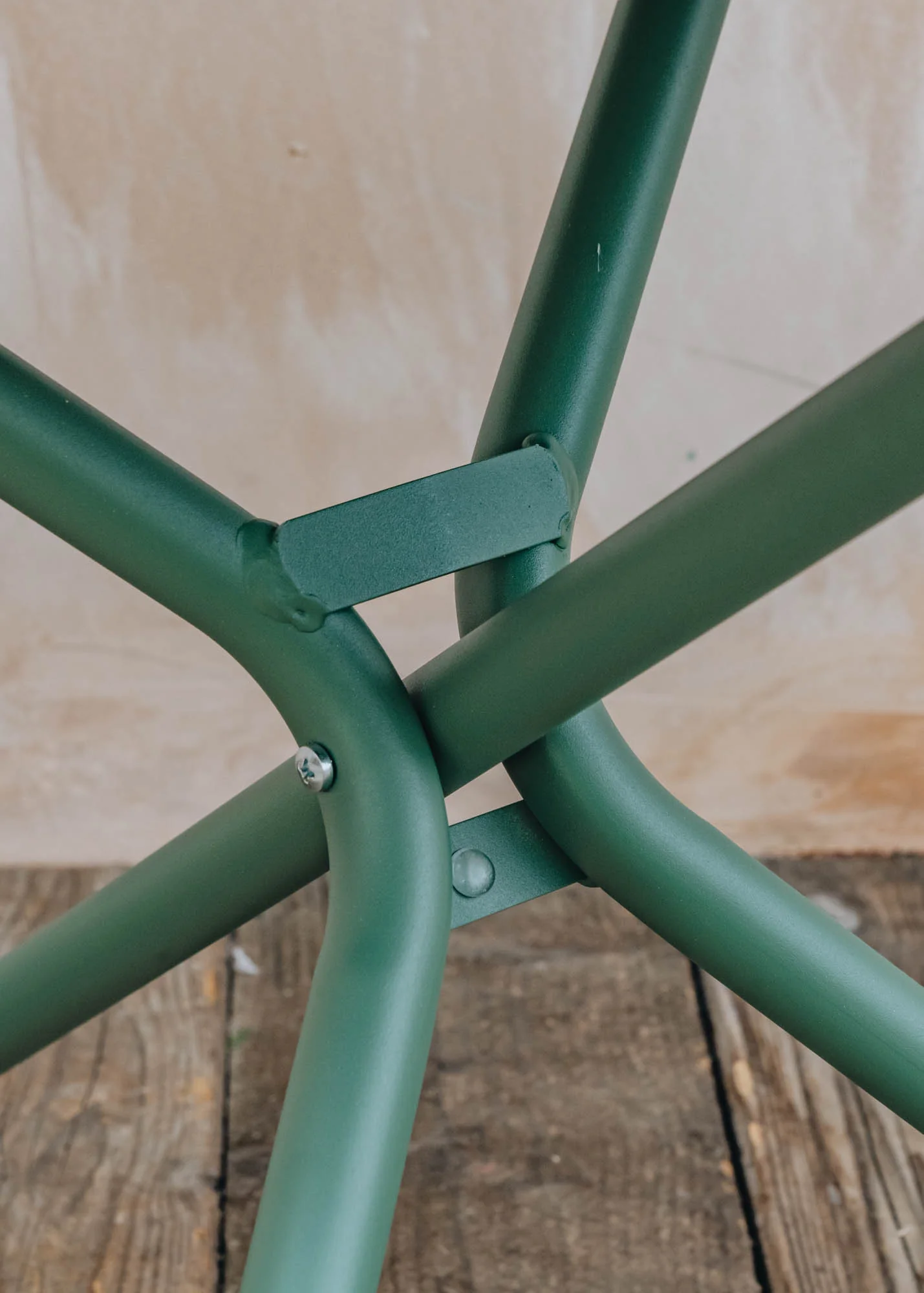 Tris Round Table in Sage Green - Image 2