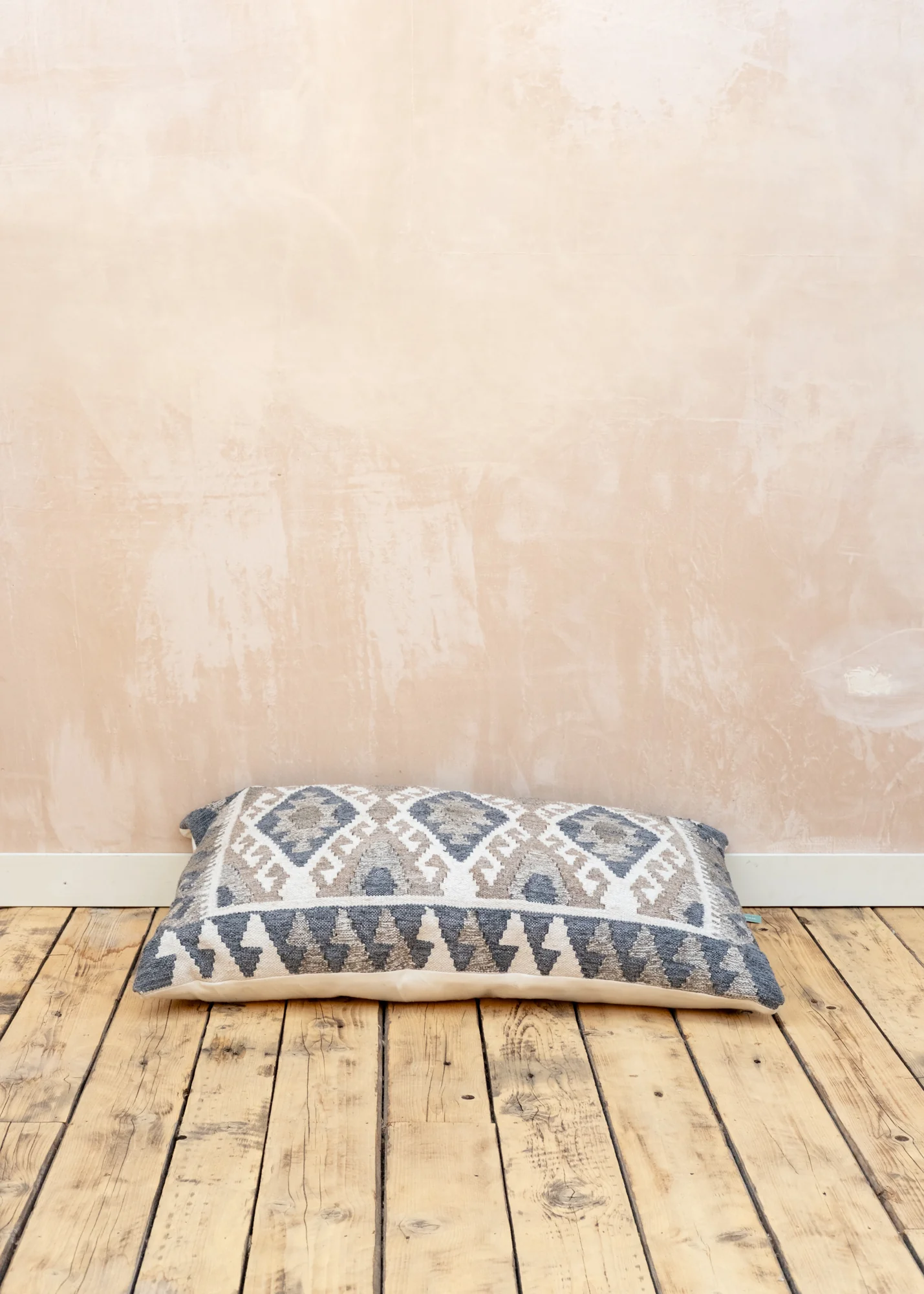 Samarkand Mono Dog Cushion, 75x100cm