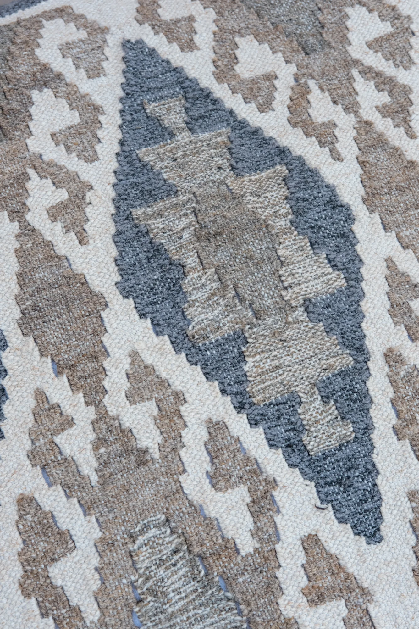 Samarkand Mono Dog Cushion, 75x100cm - Image 2