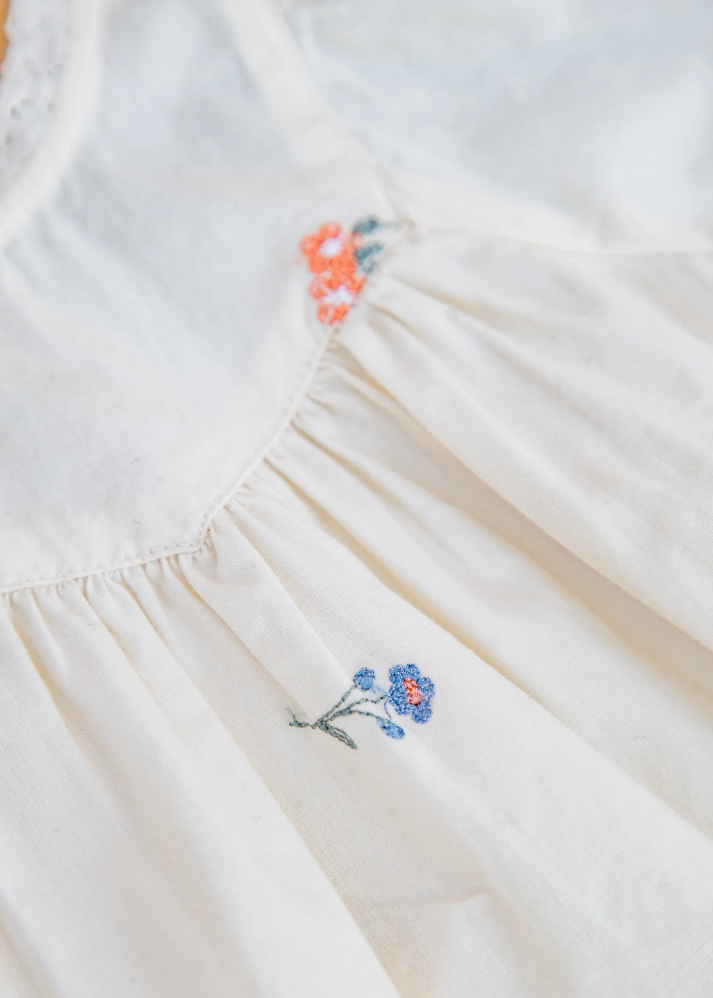 Babies' Margit Romper in Ivory with Embroidered Flowers - Image 3