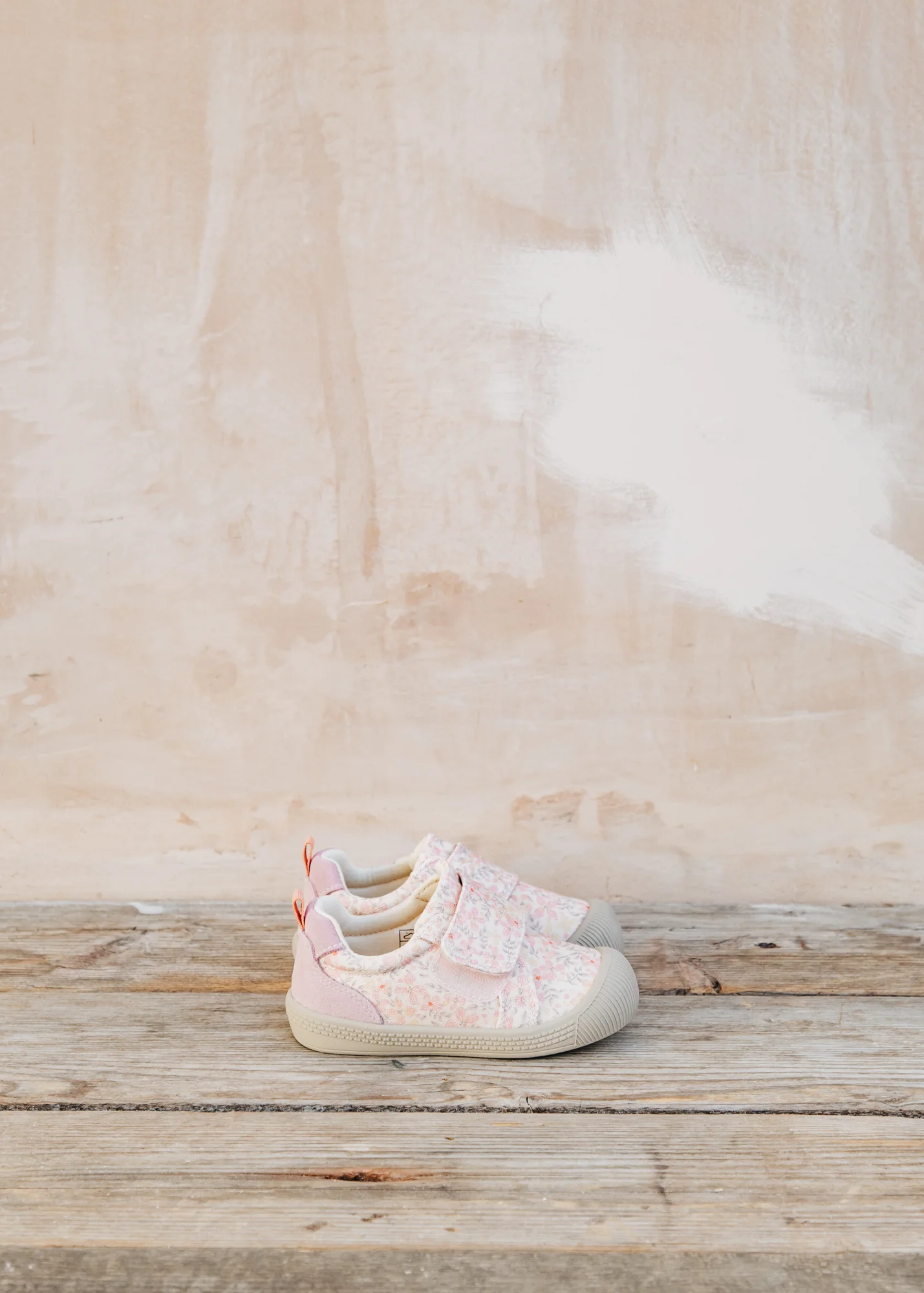 Kei Prewalker Shoes in Coral Flowers