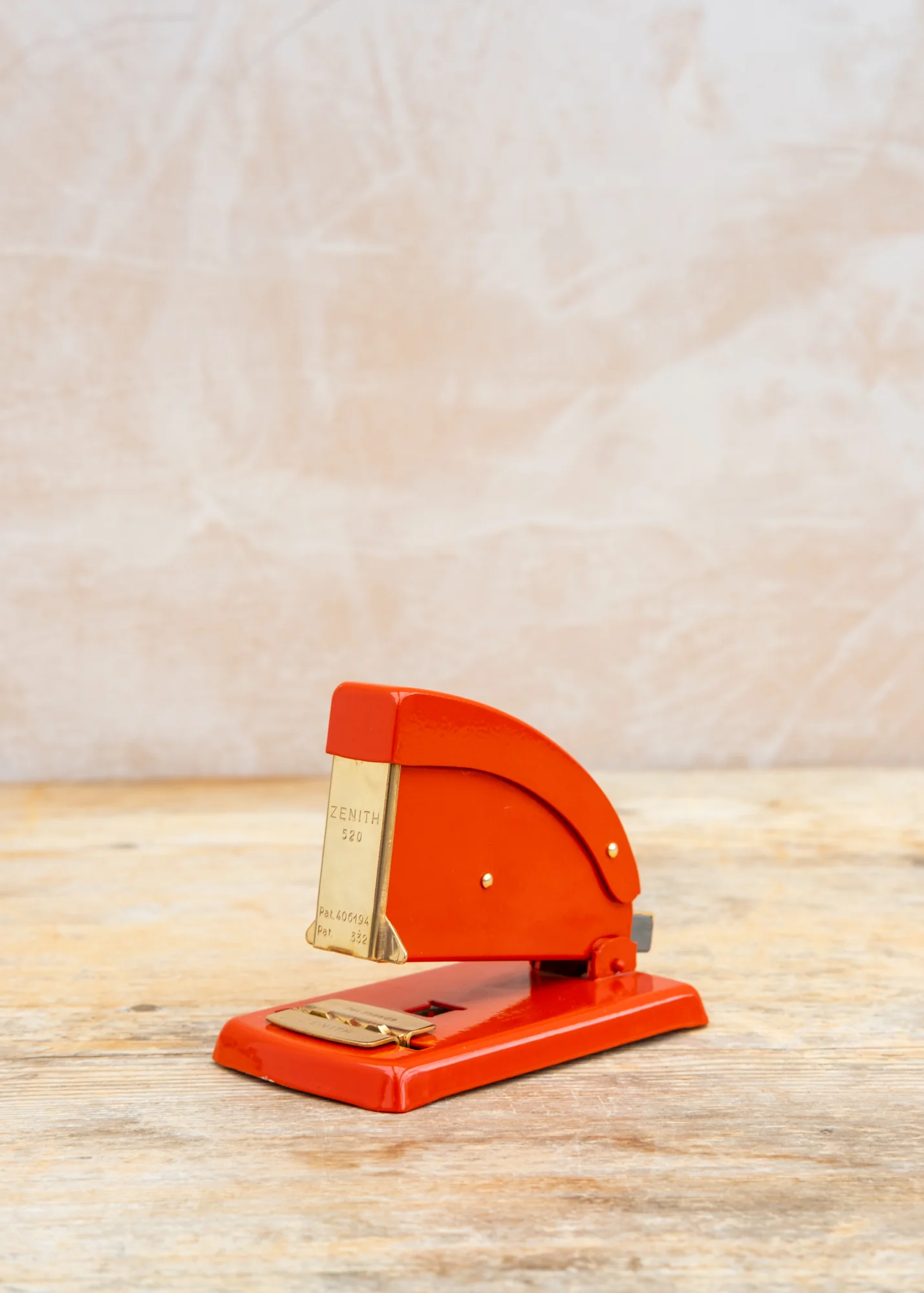 Stapler 520 in Orange/Gold